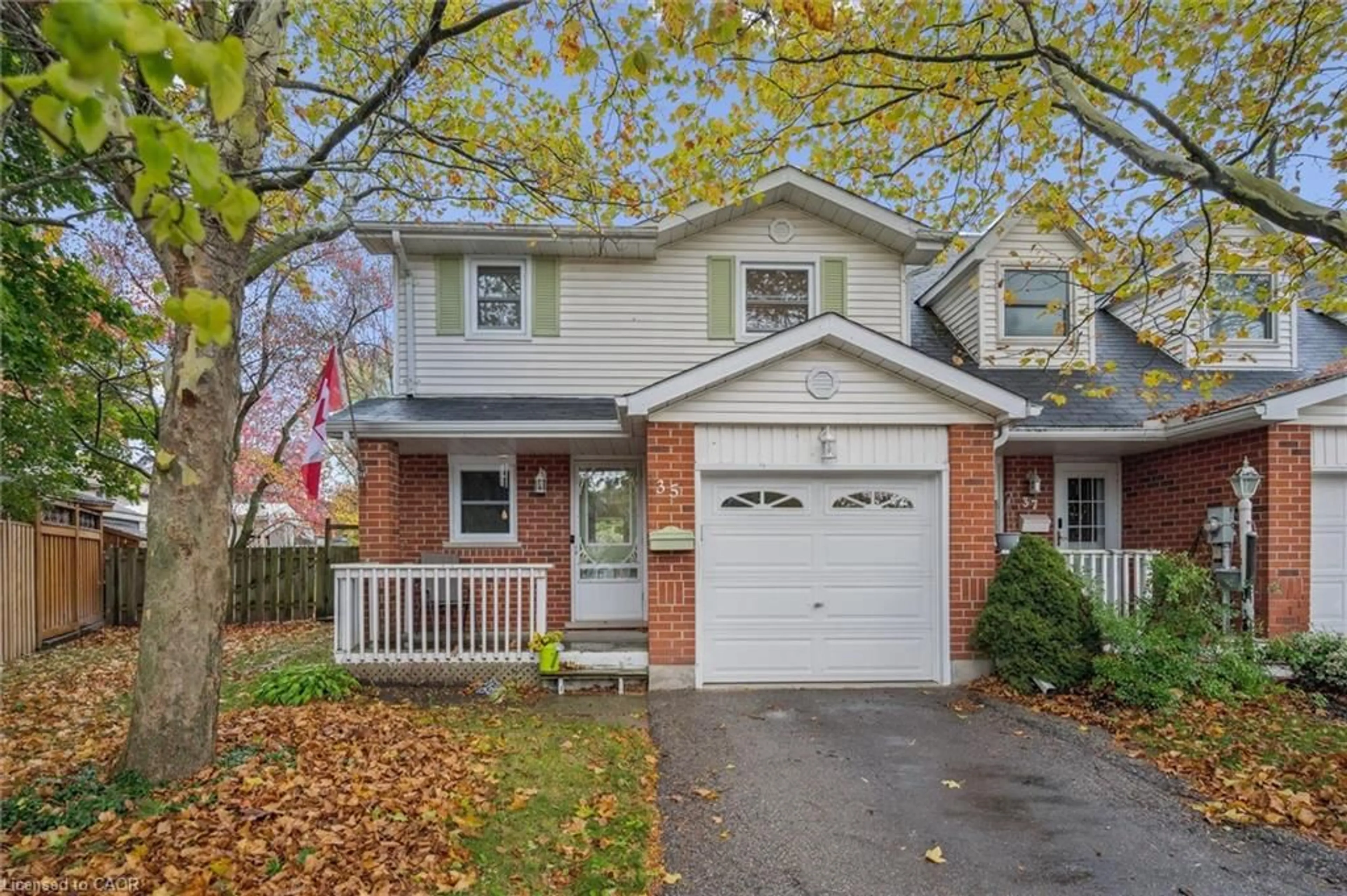 Home with brick exterior material, street for 35 Edgemere Dr, Cambridge Ontario N1P 1A9