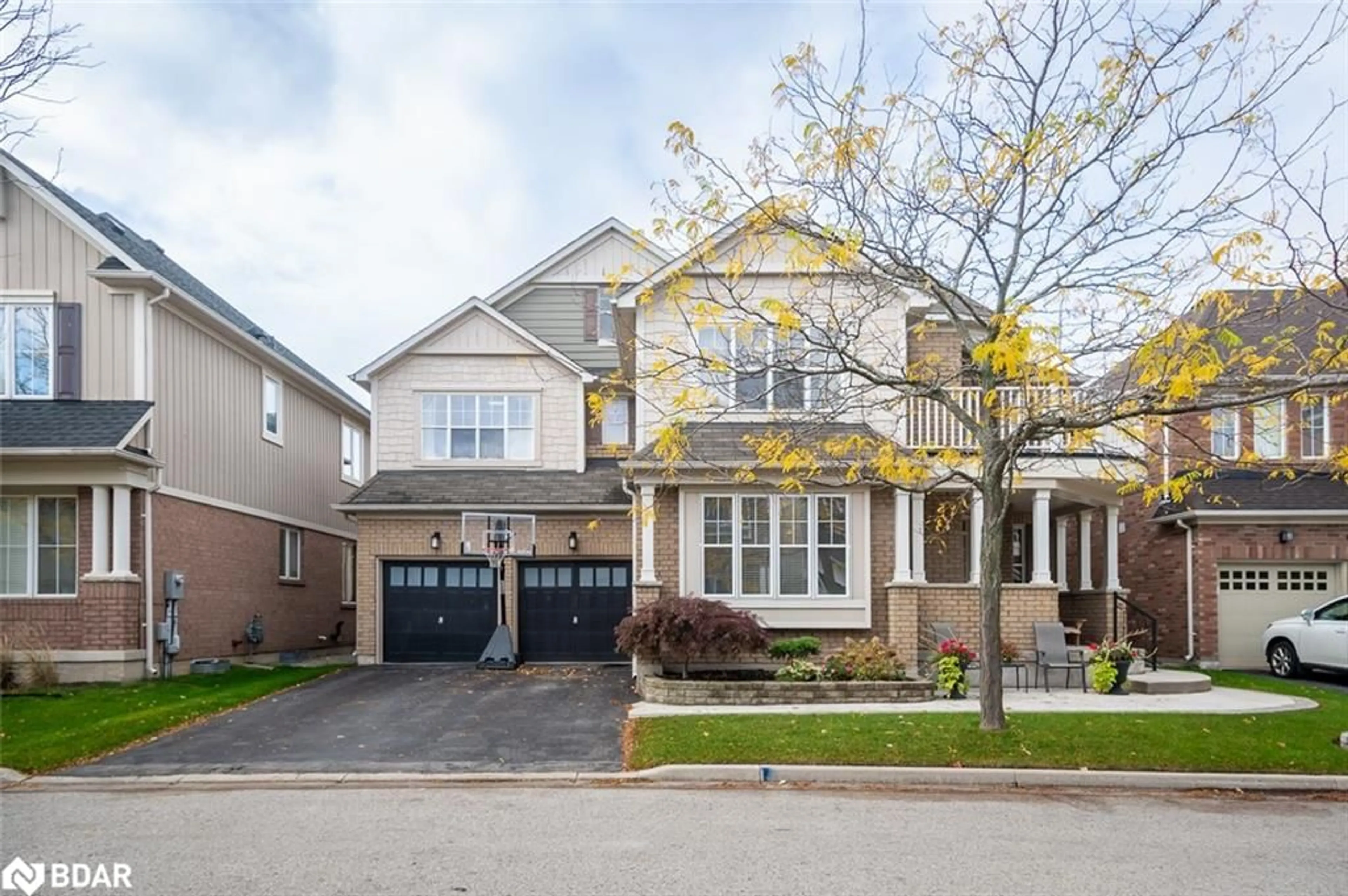 Home with brick exterior material, street for 720 Lingen Cres, Milton Ontario L9T 0E5