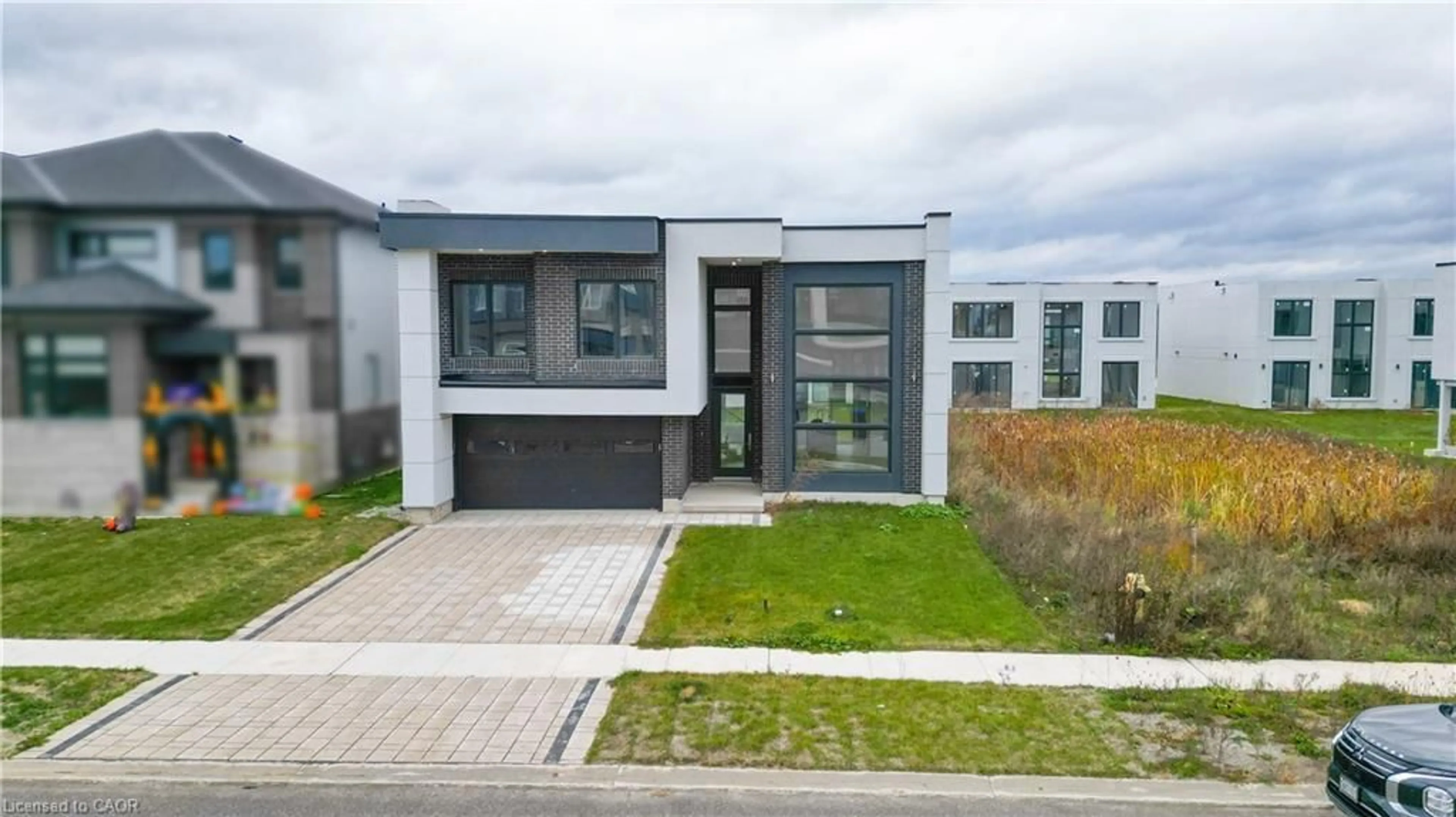 A pic from outside/outdoor area/front of a property/back of a property/a pic from drone, street for 3775 Sunbank Cres, Severn Ontario L3V 6H3