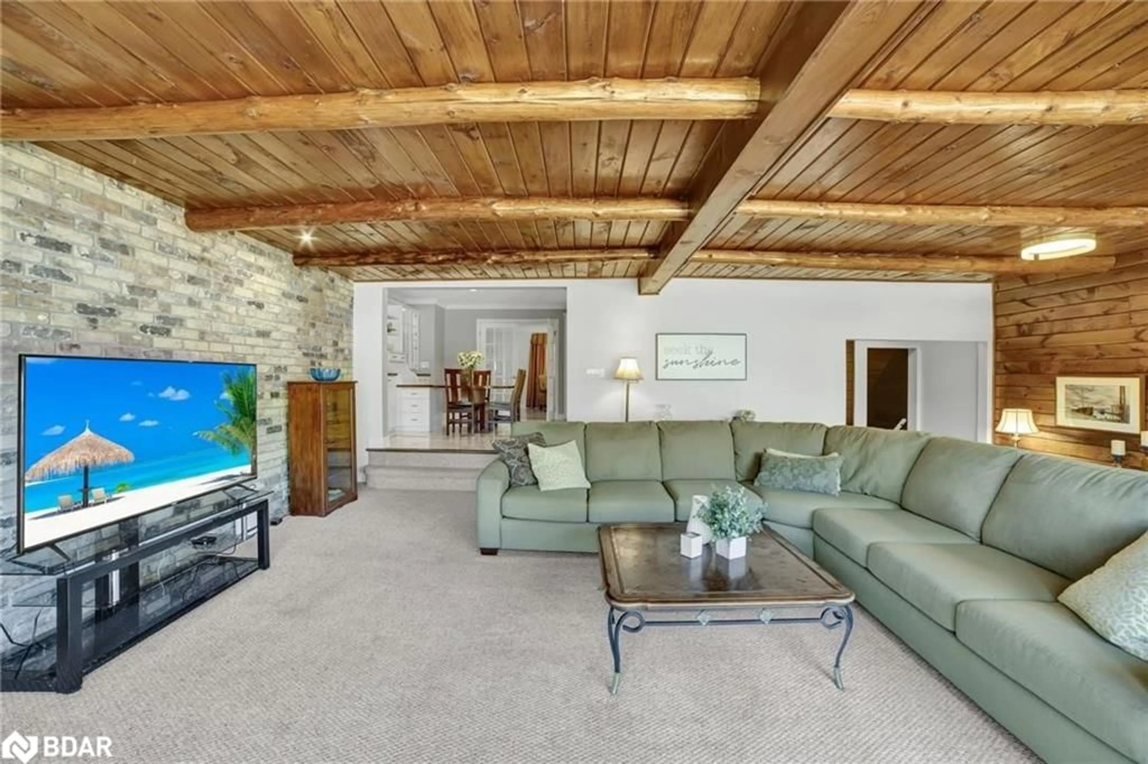 Living room with furniture, unknown for 31 Lower Horning Rd, Hamilton Ontario L8S 3E9