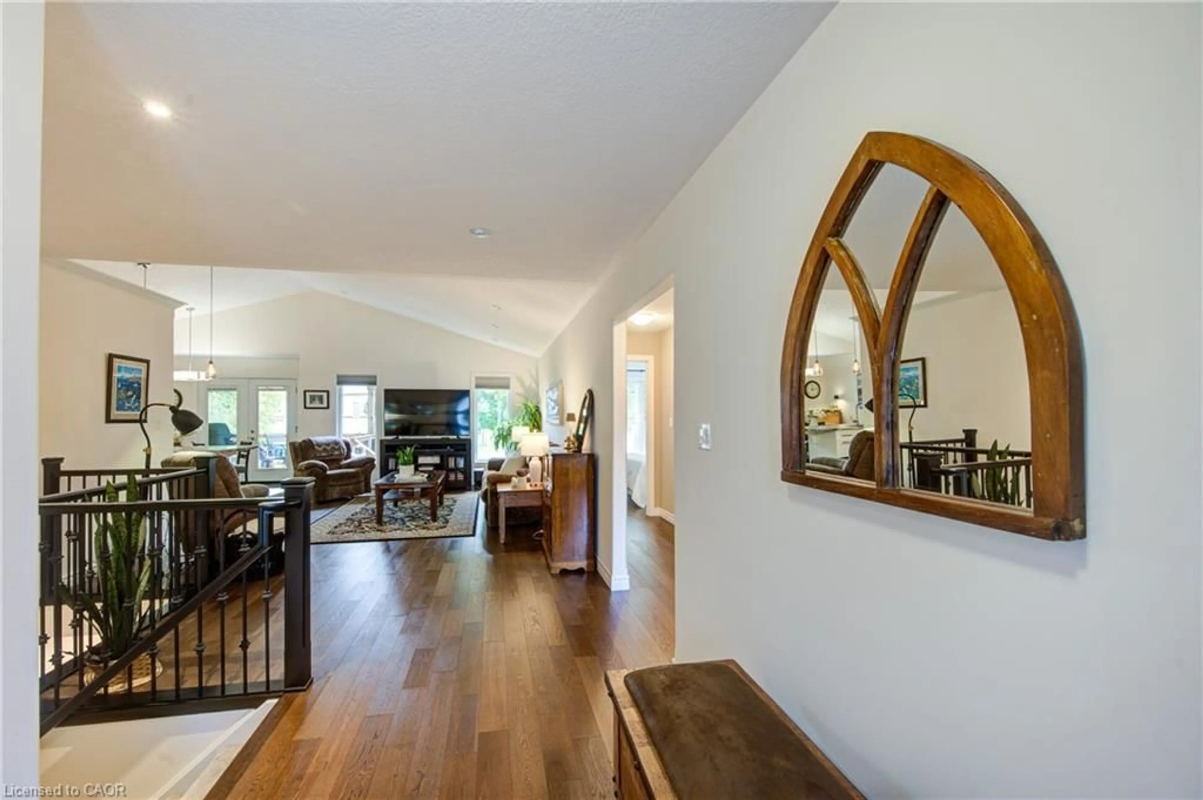 Indoor entryway for 75 Jacob St, Tavistock Ontario N0B 2R0