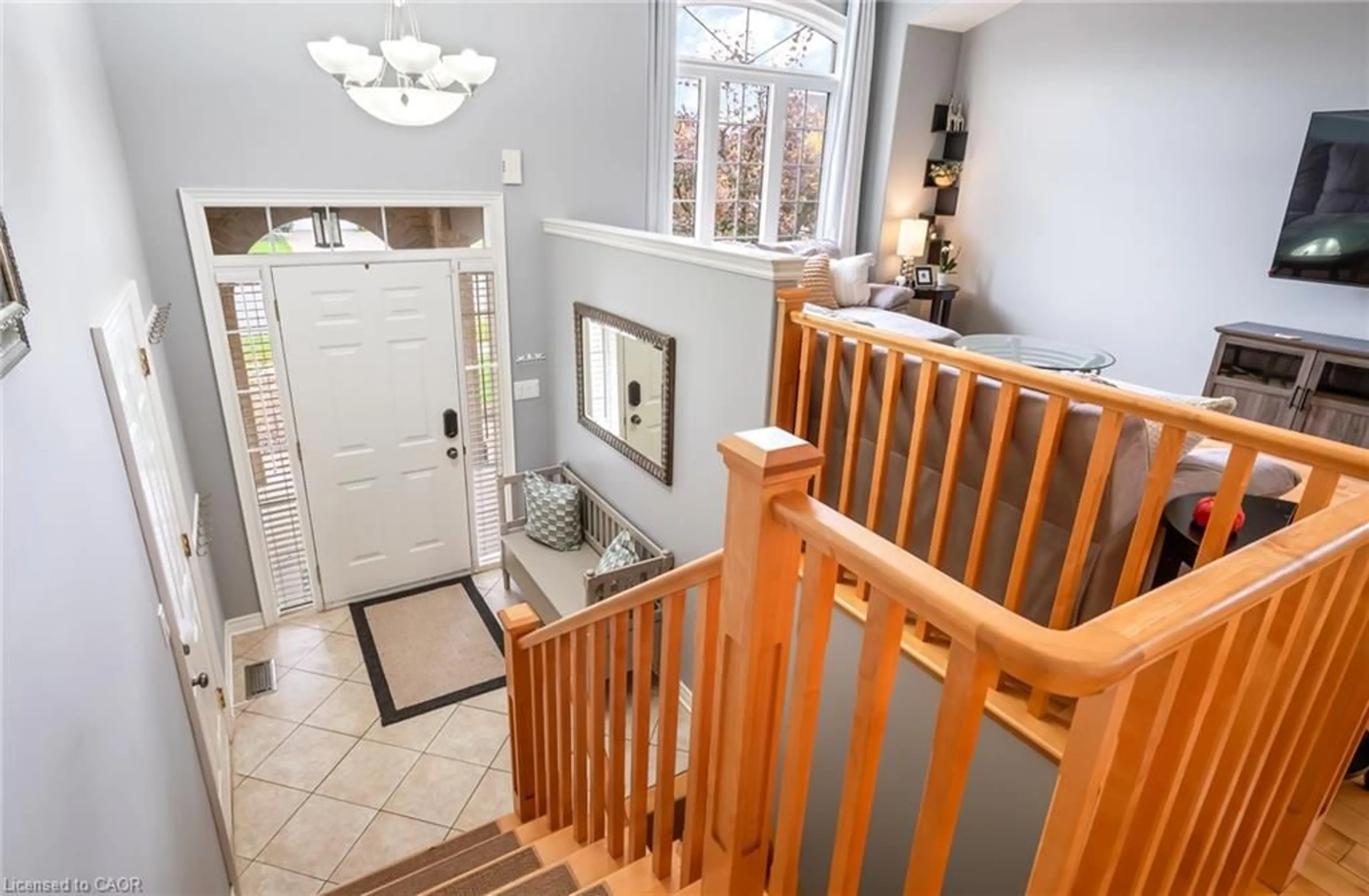 Indoor entryway for 5255 White Dove Pky, Niagara Falls Ontario L2H 3M5