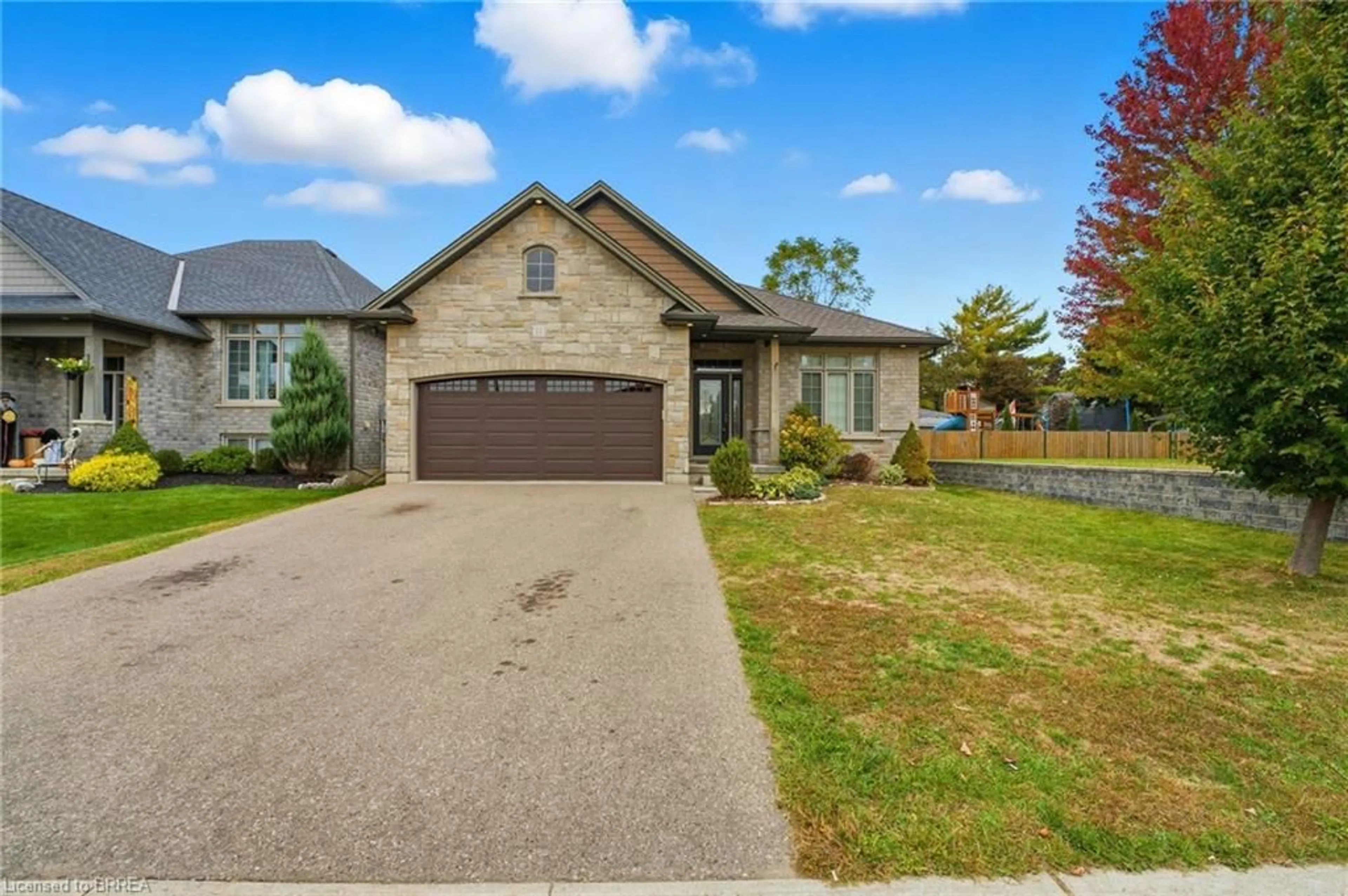 Home with brick exterior material, street for 11 Cottonwood St, Waterford Ontario N0E 1Y0