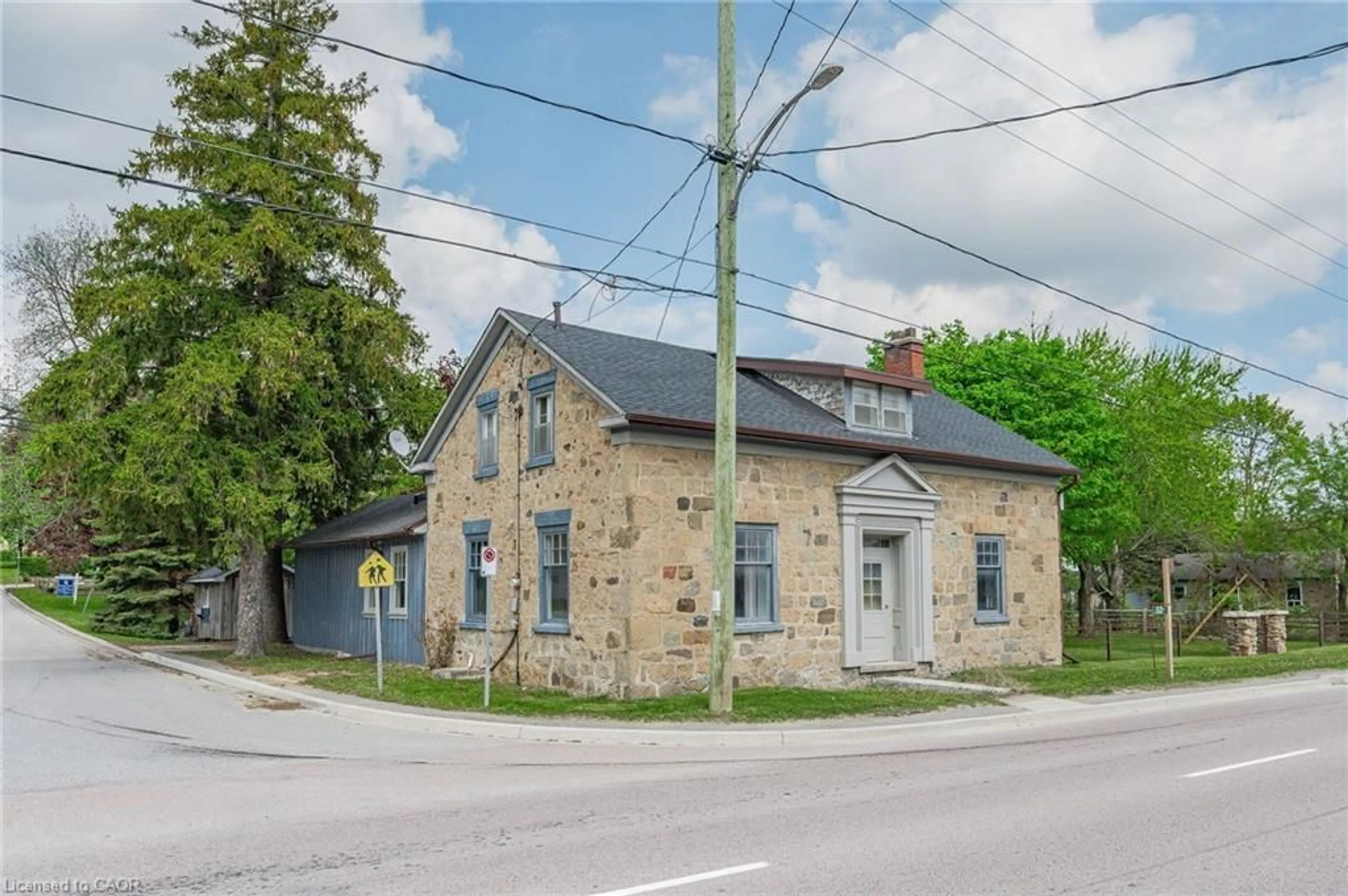 A pic from outside/outdoor area/front of a property/back of a property/a pic from drone, building for 52 Brock Rd, Guelph Ontario N0B 2J0