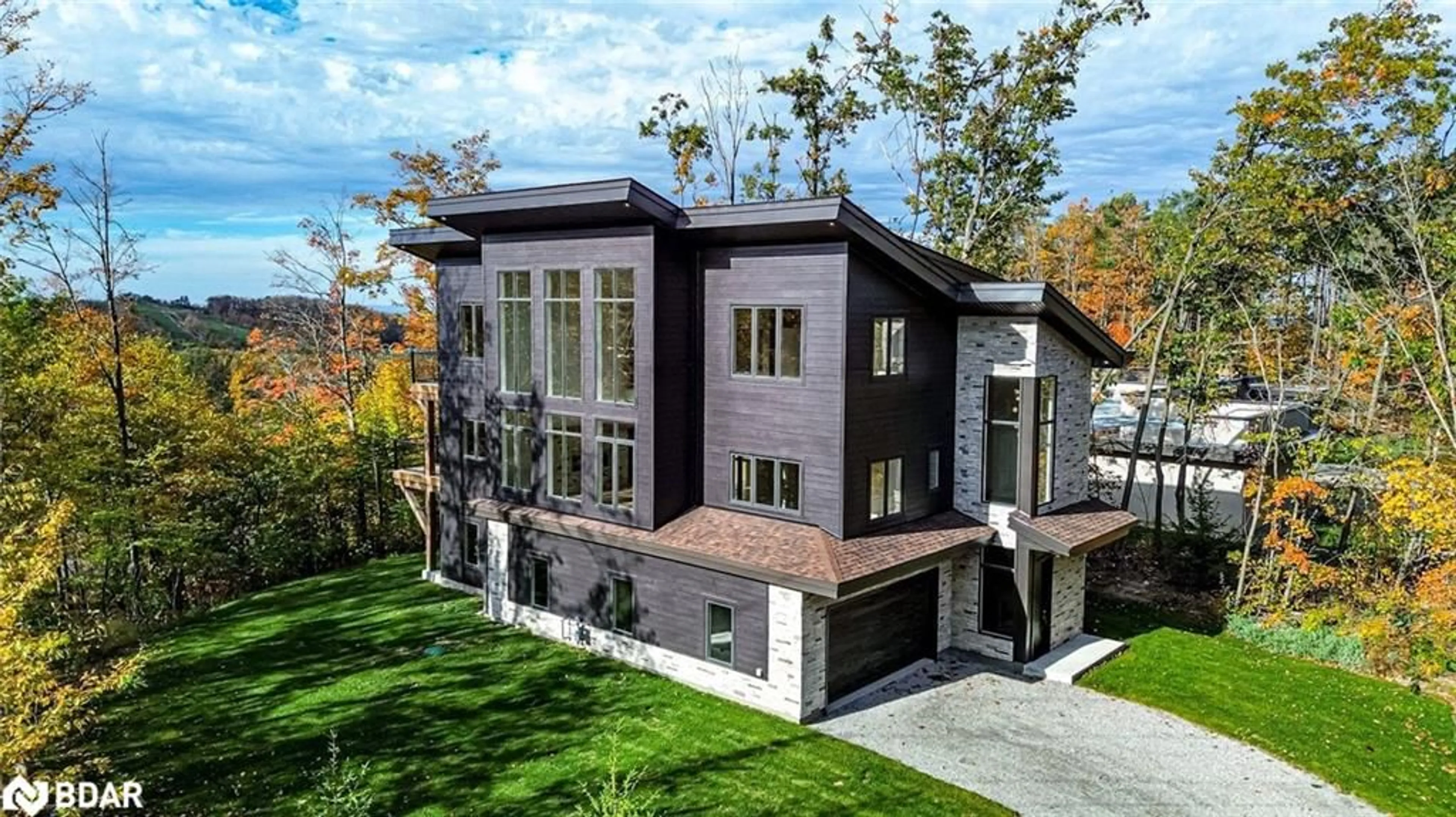 Home with brick exterior material, unknown for 3316 Line 4, Horseshoe Valley Ontario L0L 2L0