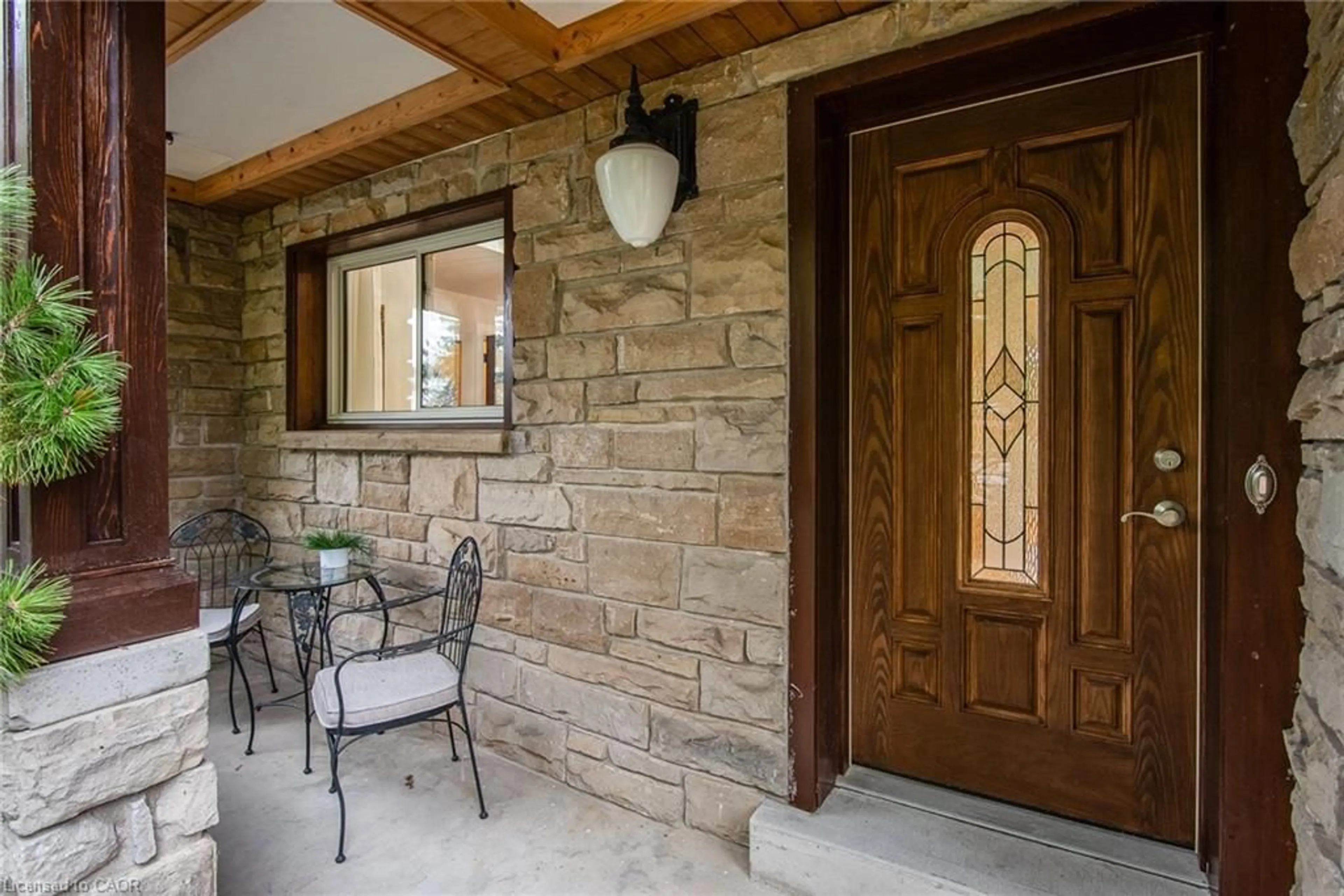 Indoor entryway for 74 Mitchell St, Ayr Ontario N0B 1E0