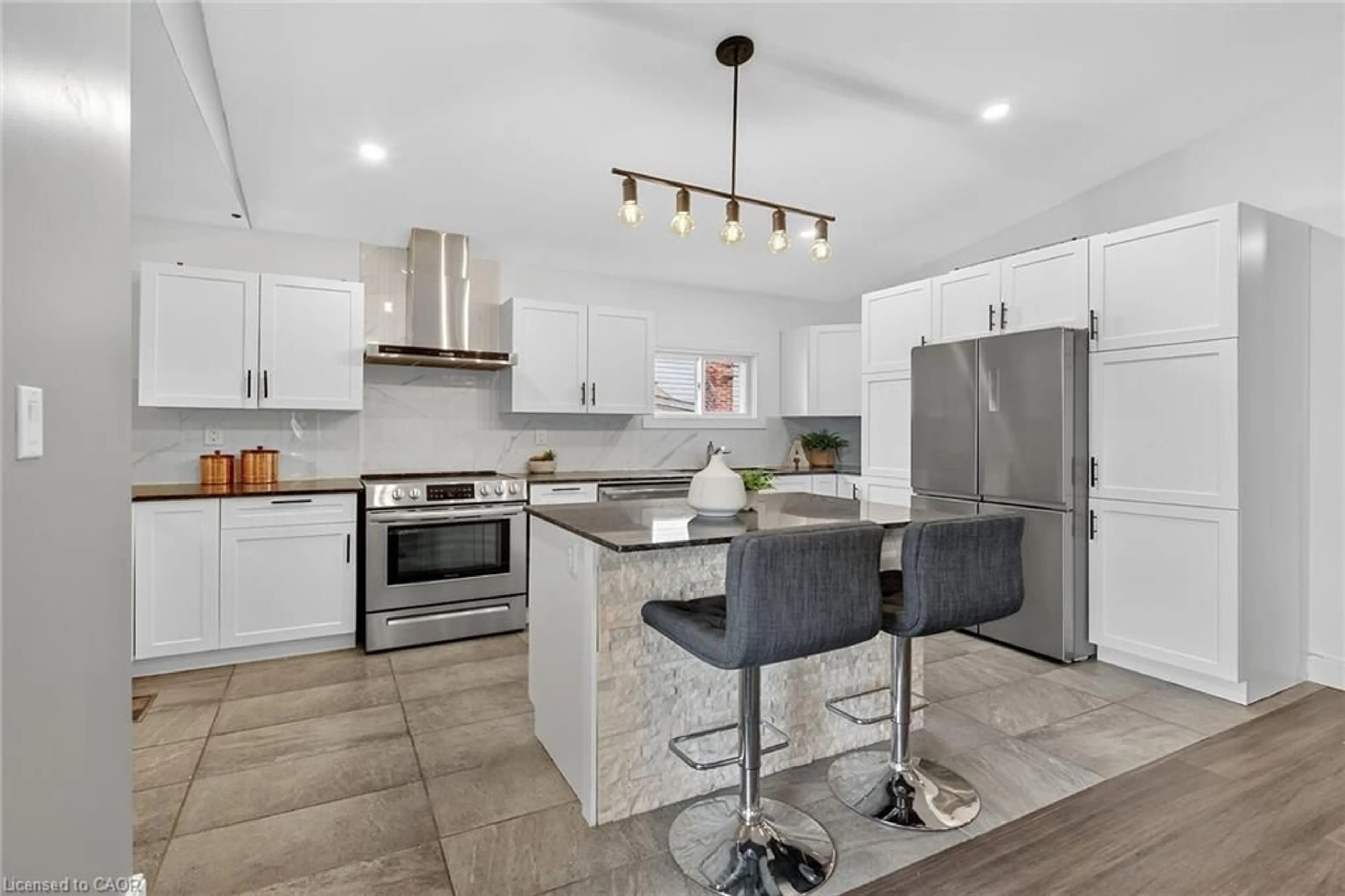 Open concept kitchen, ceramic/tile floor for 436 West St, Dunnville Ontario N1A 2V3
