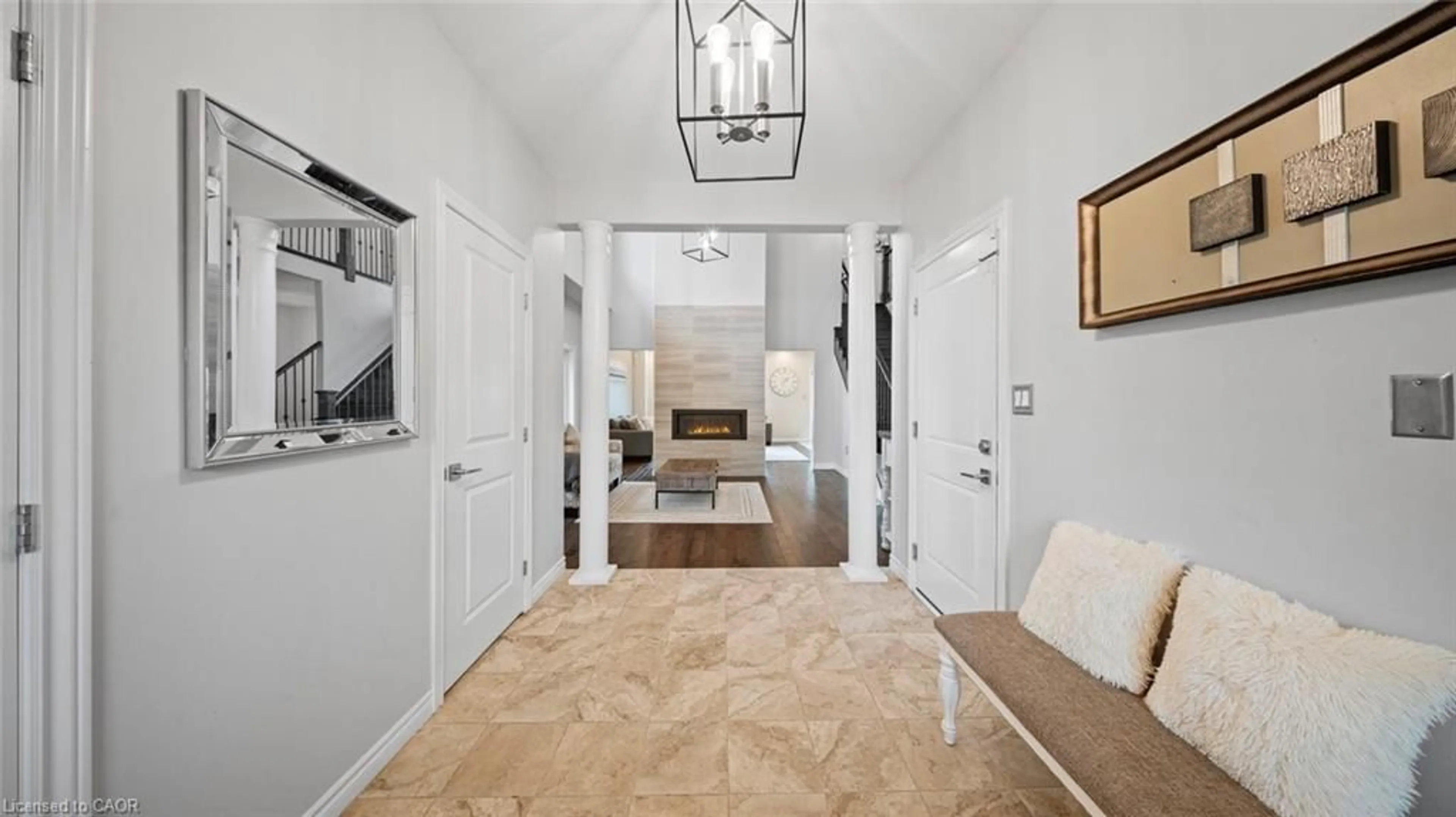 Indoor entryway for 93 Lorne Card Dr, Paris Ontario N3L 0E7