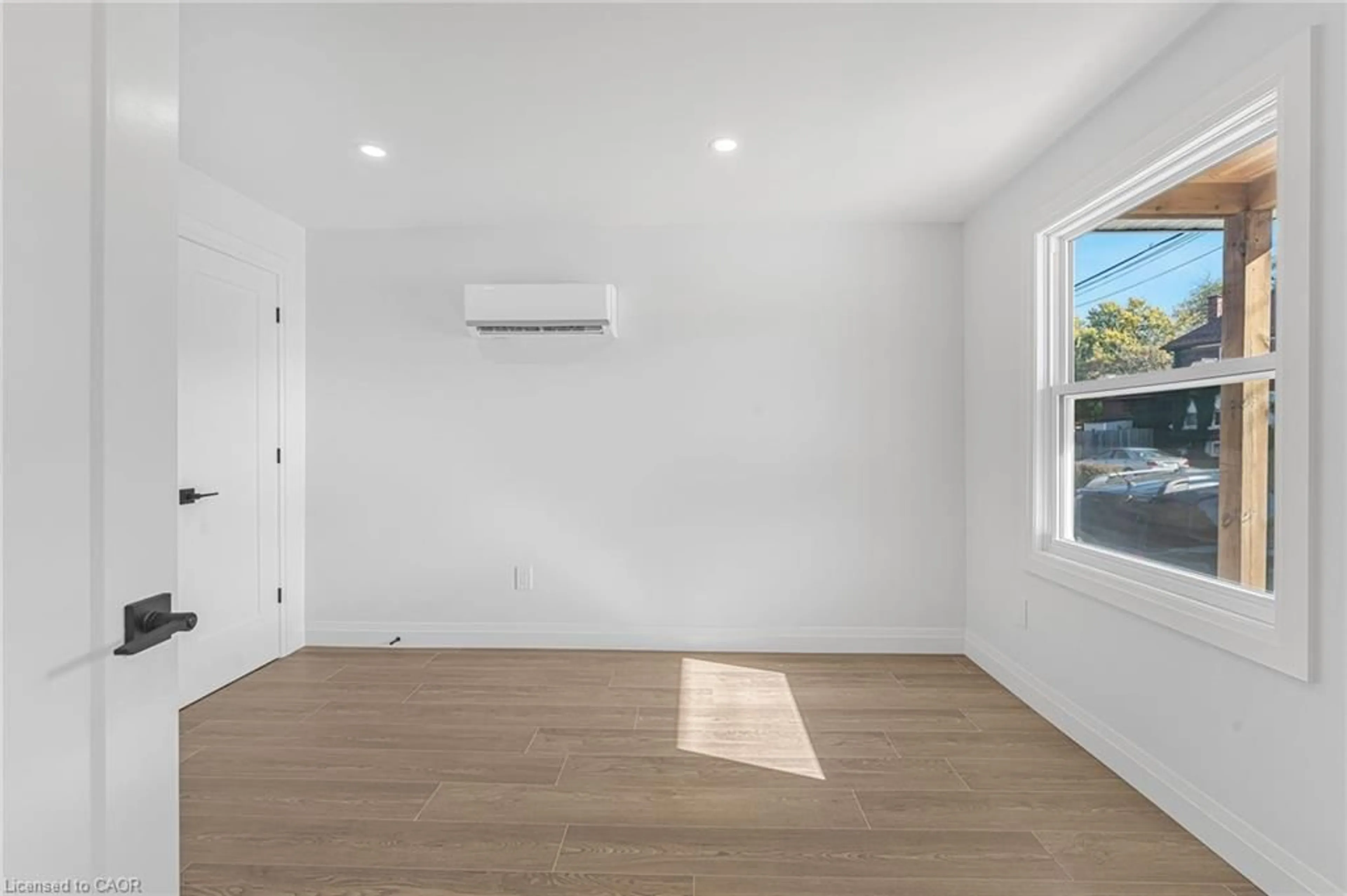 A pic of a room for 3 Ball Ave, St. Catharines Ontario L2T 1B4