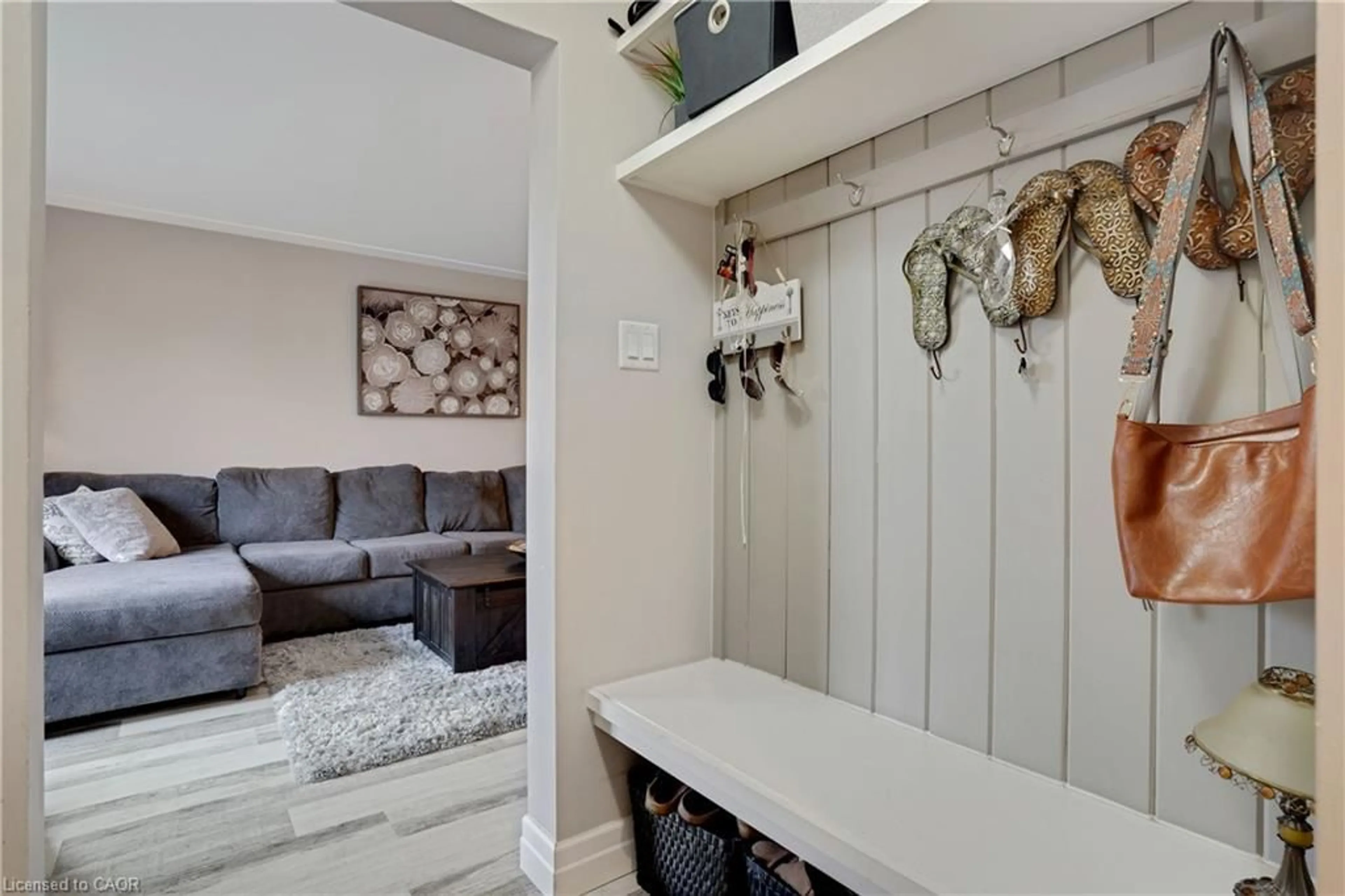 Indoor entryway for 111 Franklin St, Kitchener Ontario N2A 1Y3