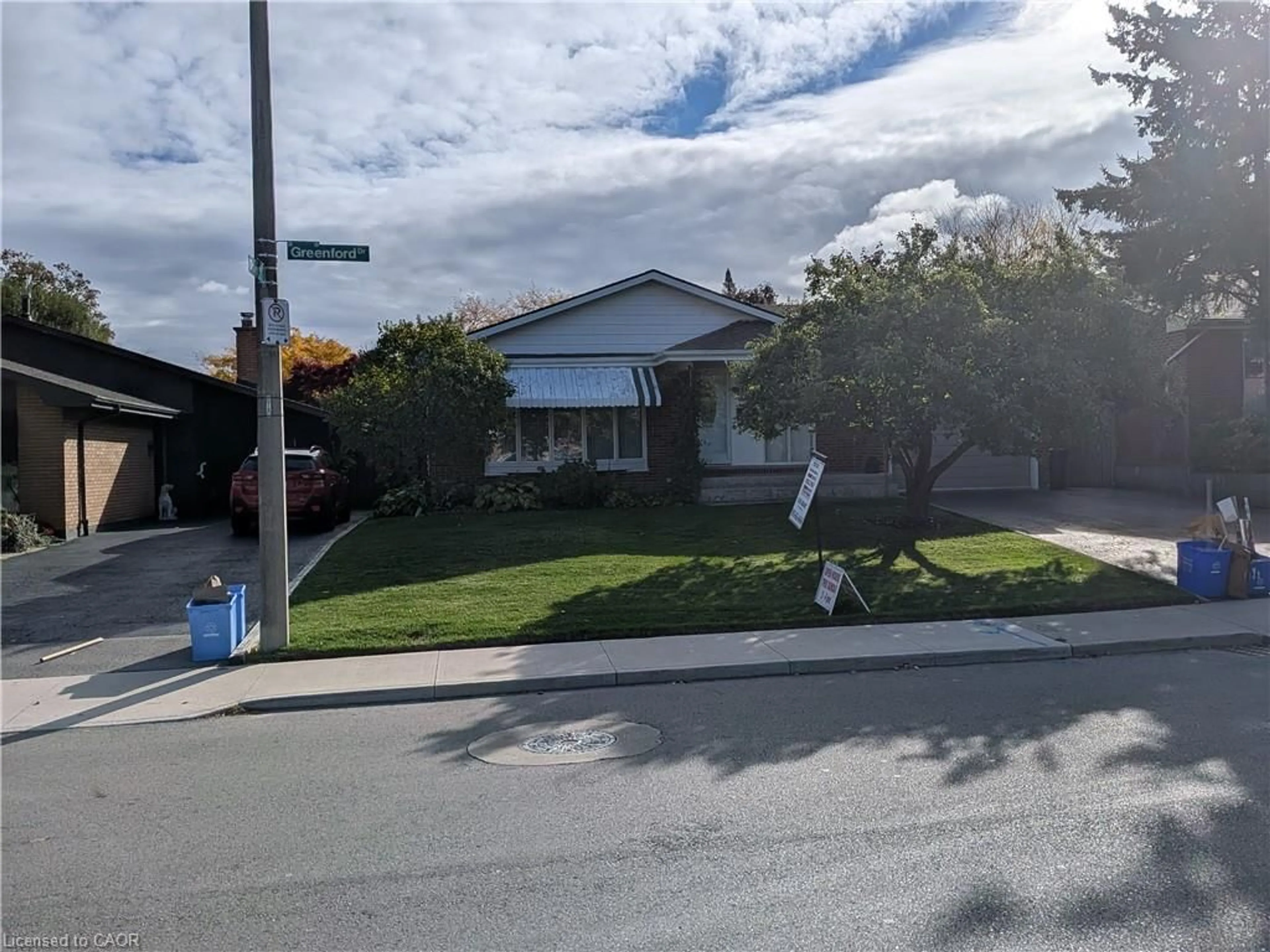 A pic from outside/outdoor area/front of a property/back of a property/a pic from drone, street for 111 Greenford Dr, Hamilton Ontario L8G 2G7
