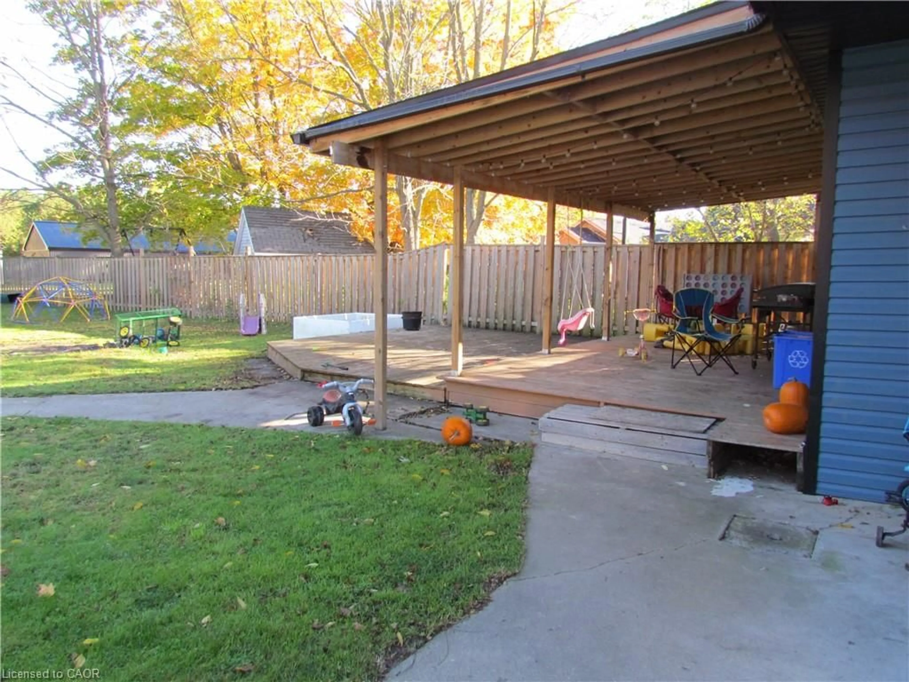 Patio, street for 57006 Eden Line, Eden Ontario N0J 1H0