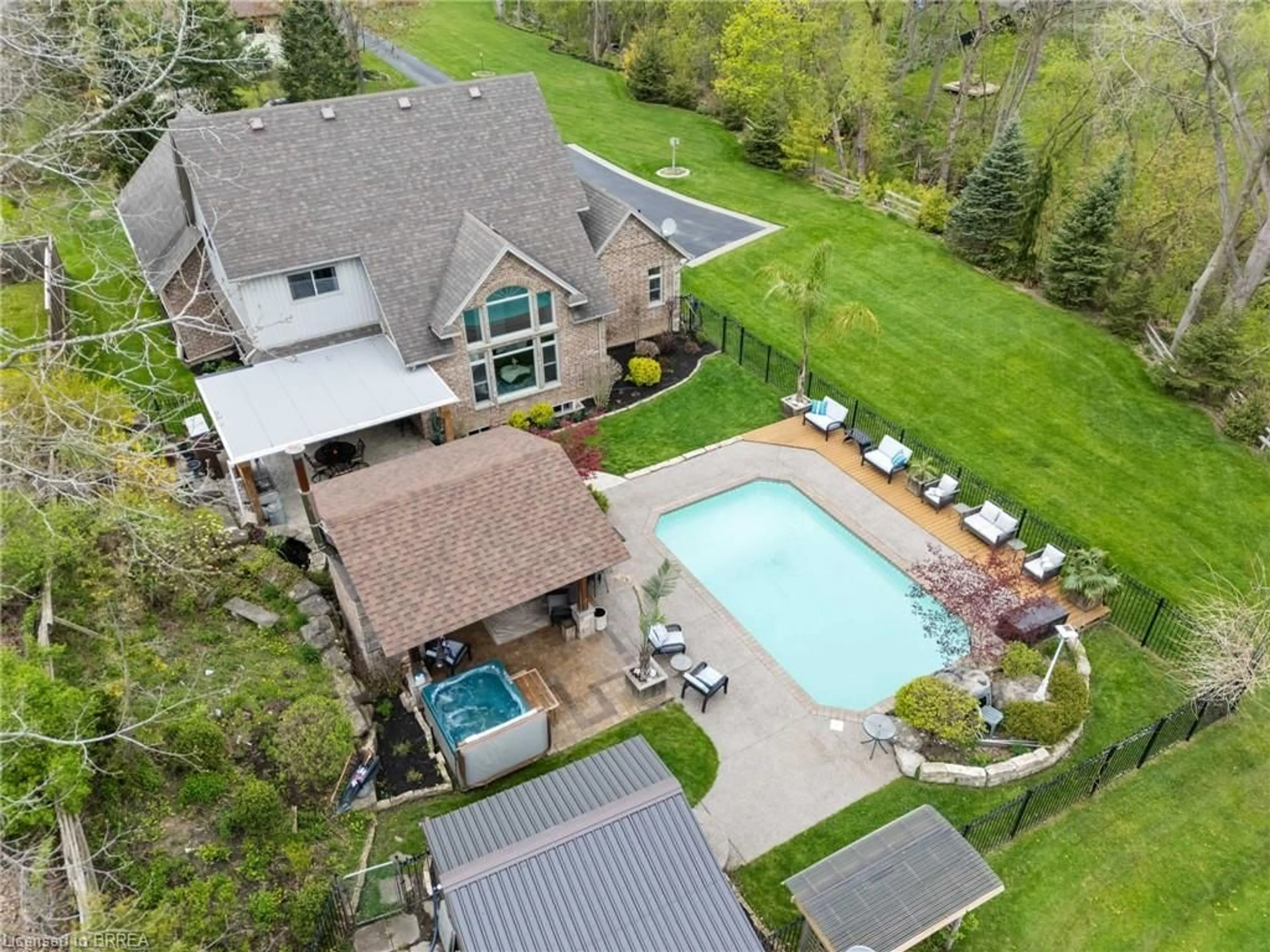 A pic from outside/outdoor area/front of a property/back of a property/a pic from drone, unknown for 38 Silver Lake Dr, Port Dover Ontario N0A 1N6