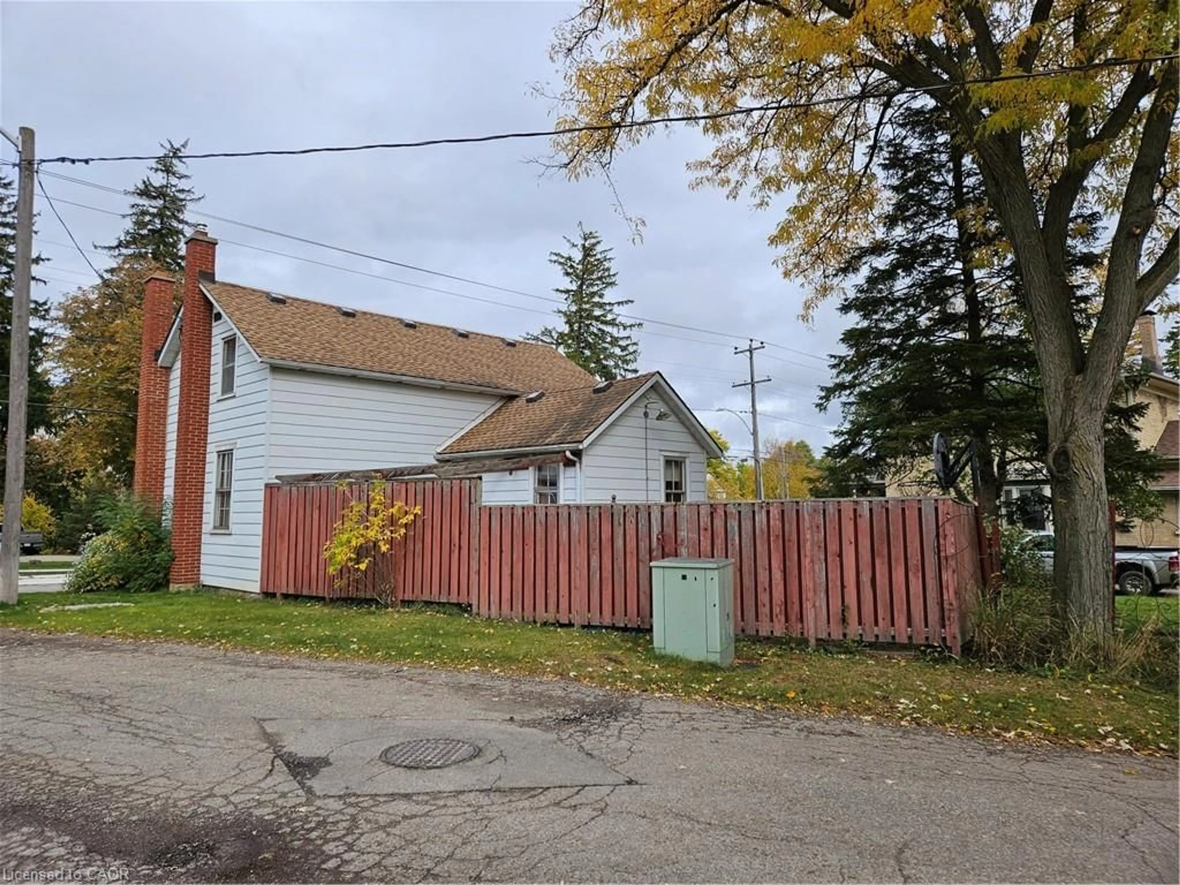 Unknown for 111 Snyder's Rd, Baden Ontario N3A 2M2