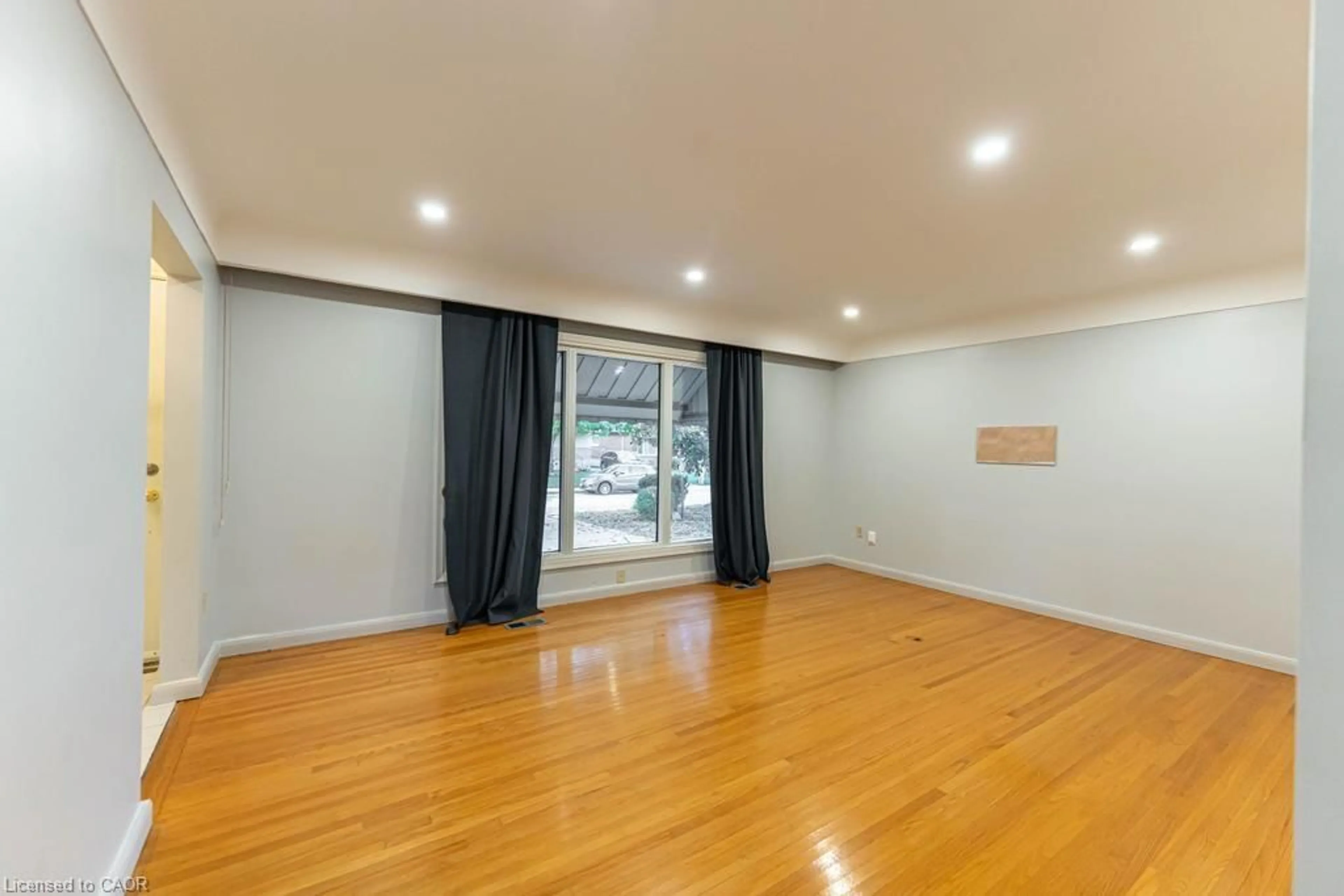 A pic of a room for 155 Wise Crt, Hamilton Ontario L8T 2M1