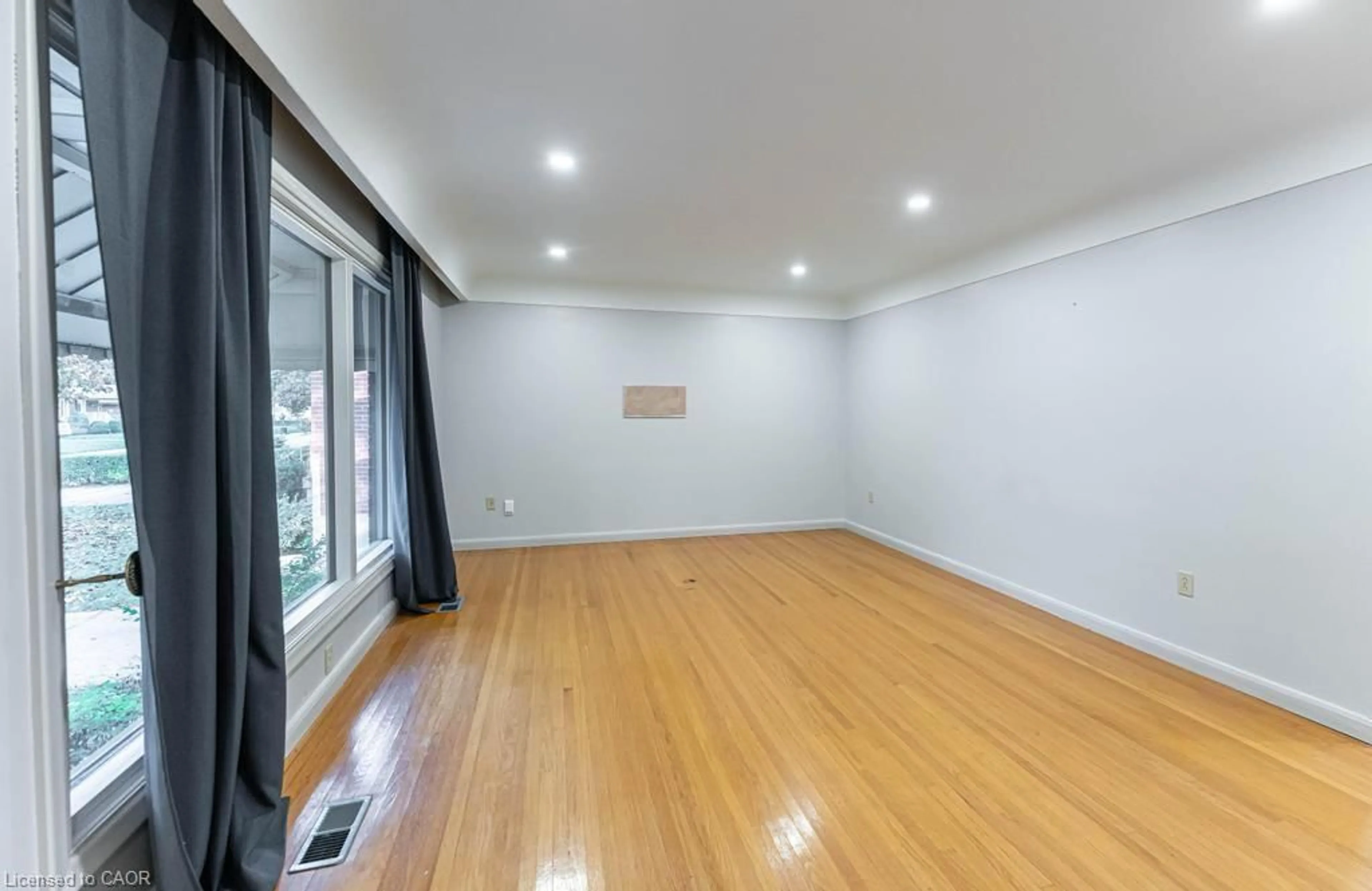 A pic of a room for 155 Wise Crt, Hamilton Ontario L8T 2M1