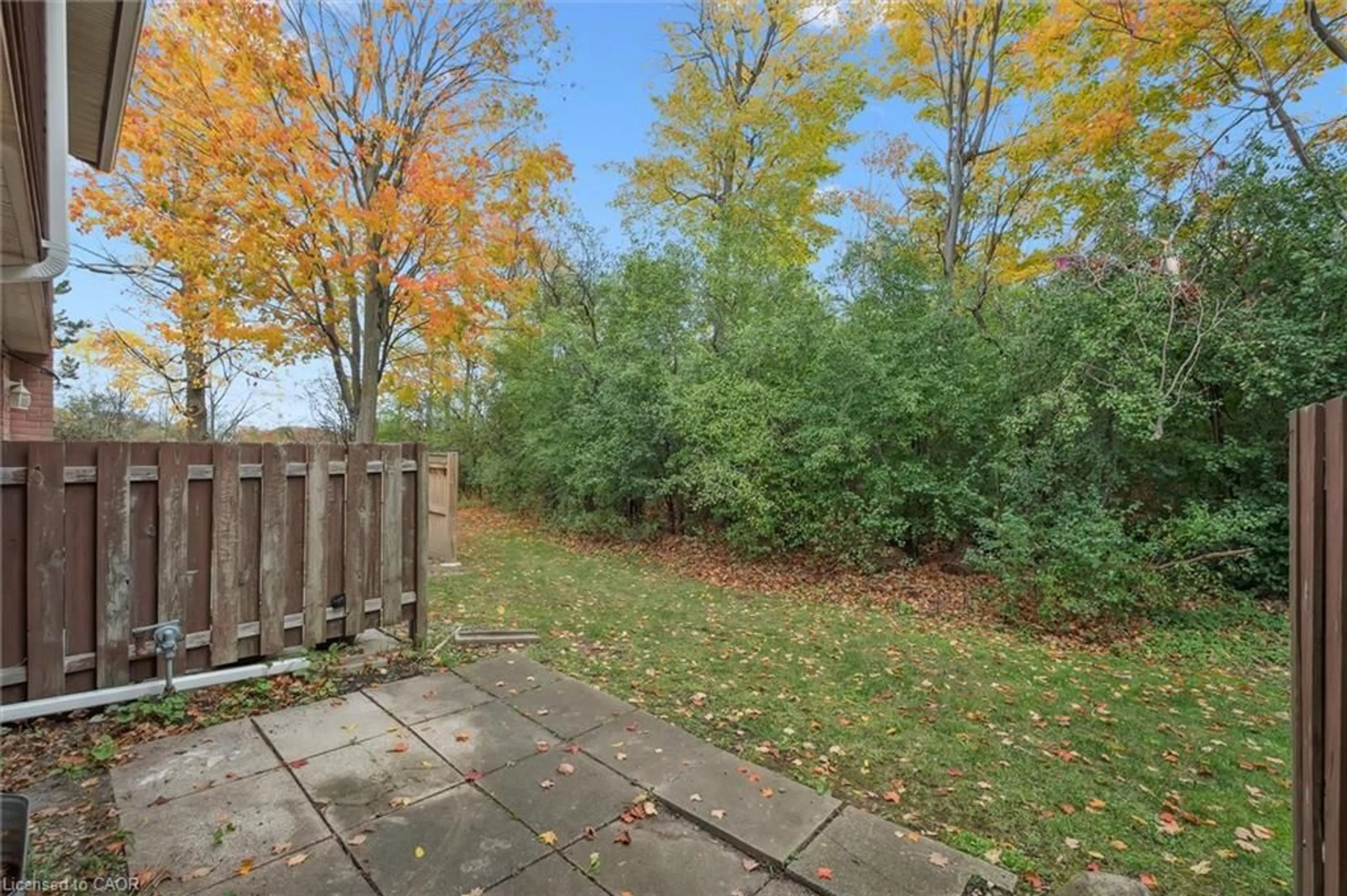 Patio, water/lake/river/ocean view for 100 Bluevale St #29, Waterloo Ontario N2J 4M9