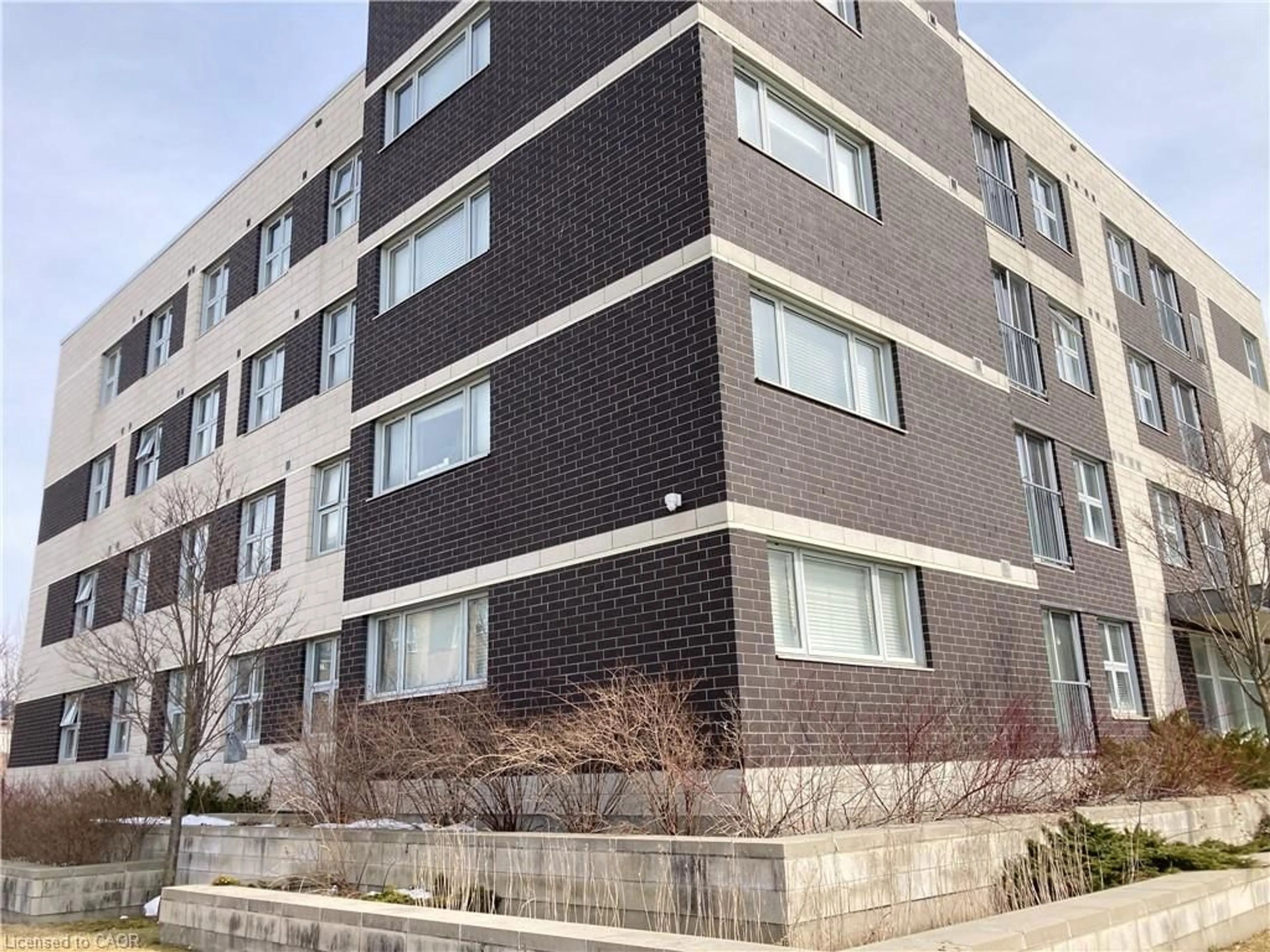 Unknown for 392 Albert St #302, Waterloo Ontario N2L 3V1