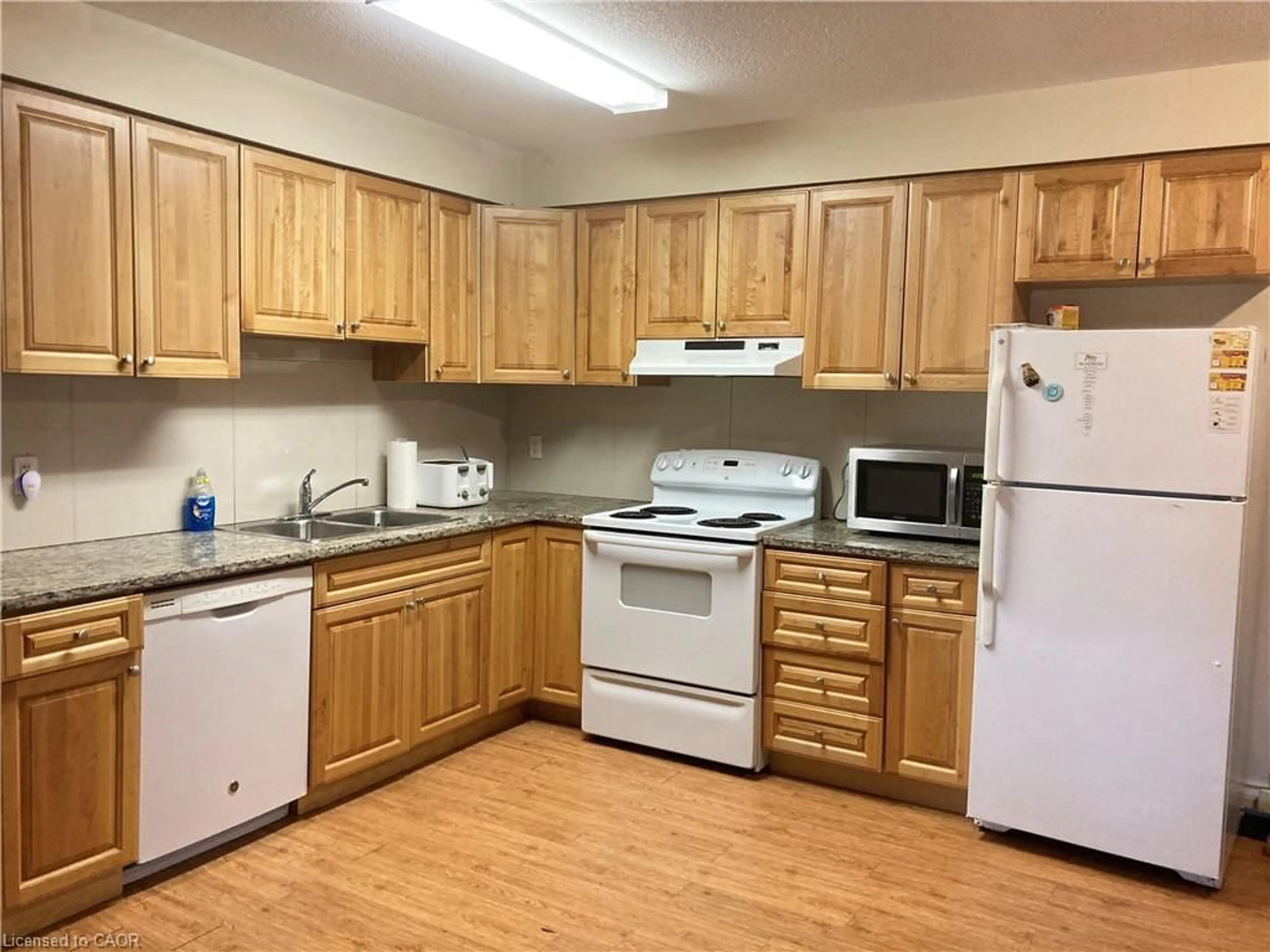 Standard kitchen, wood/laminate floor for 392 Albert St #302, Waterloo Ontario N2L 3V1