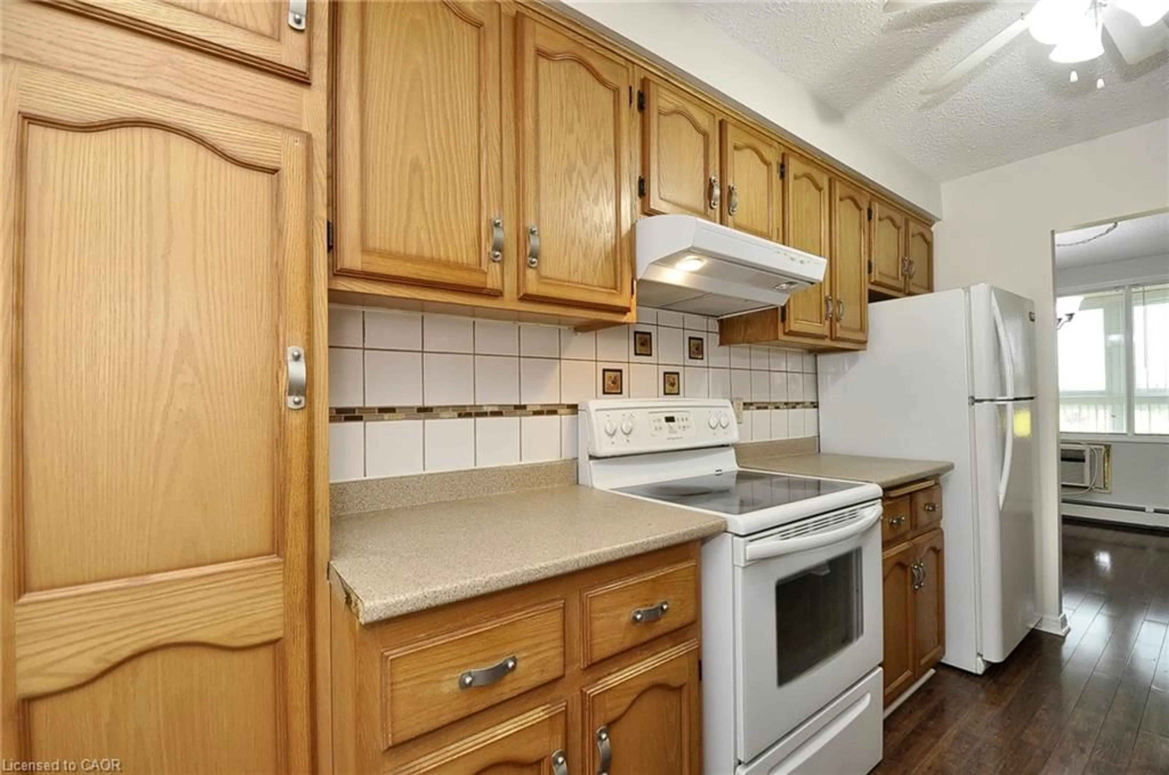 Standard kitchen, unknown for 400 Champlain Blvd #404, Cambridge Ontario N1R 7J6