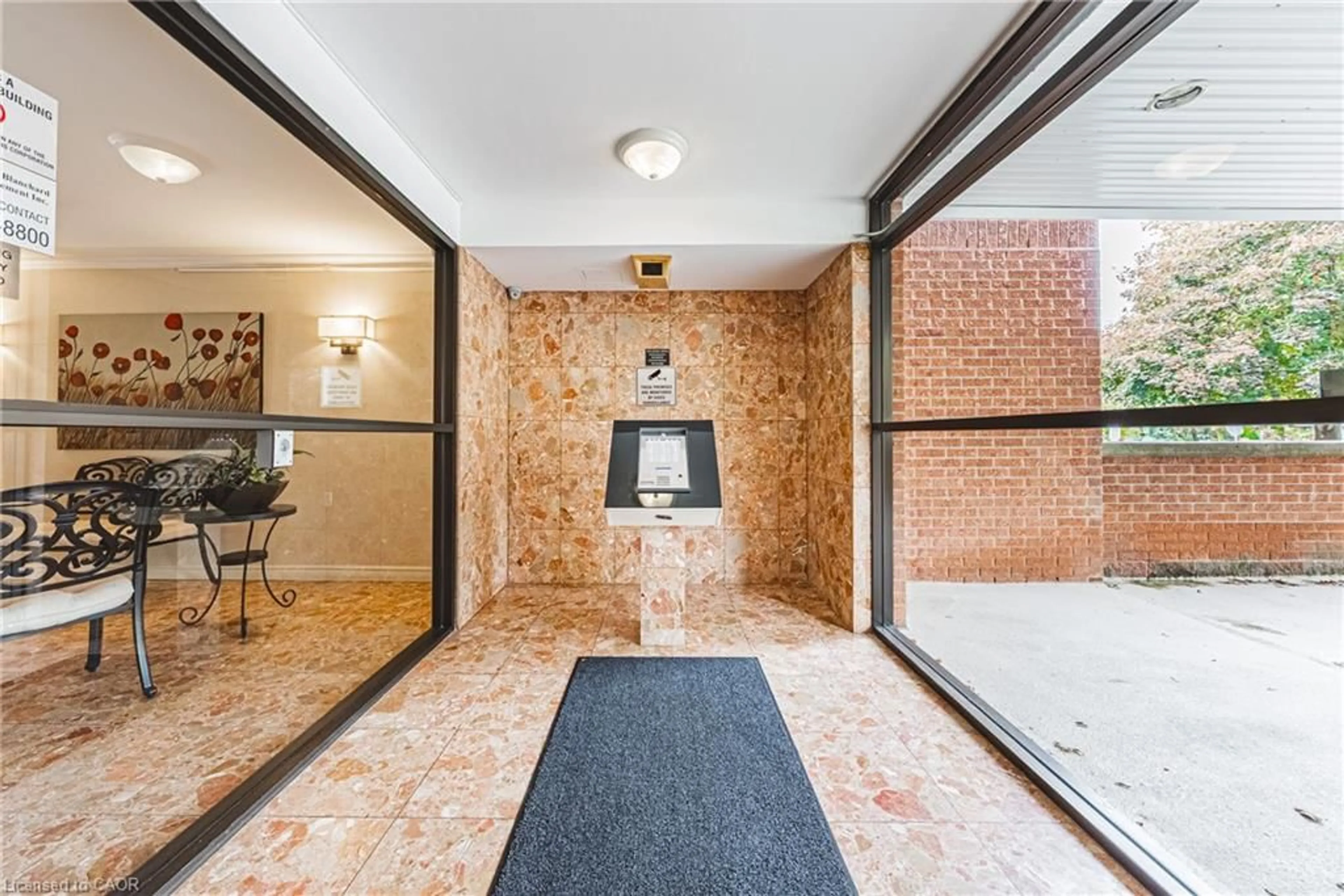 Indoor foyer for 150 Wilson St #215, Ancaster Ontario L8R 1E2