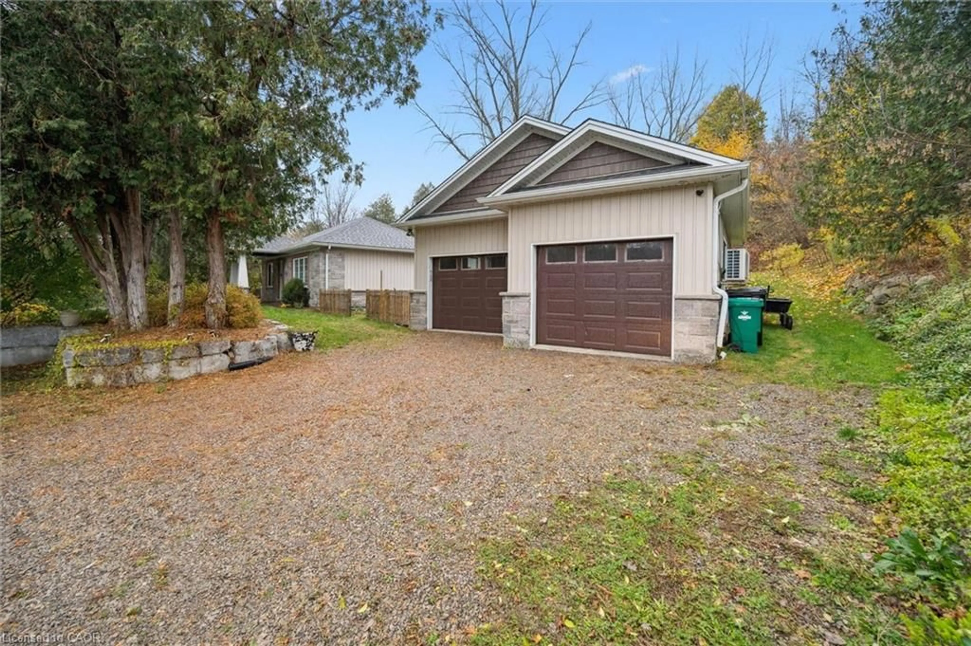 Shed for 1861 Brantford Hwy, North Dumfries Ontario N1R 5S6