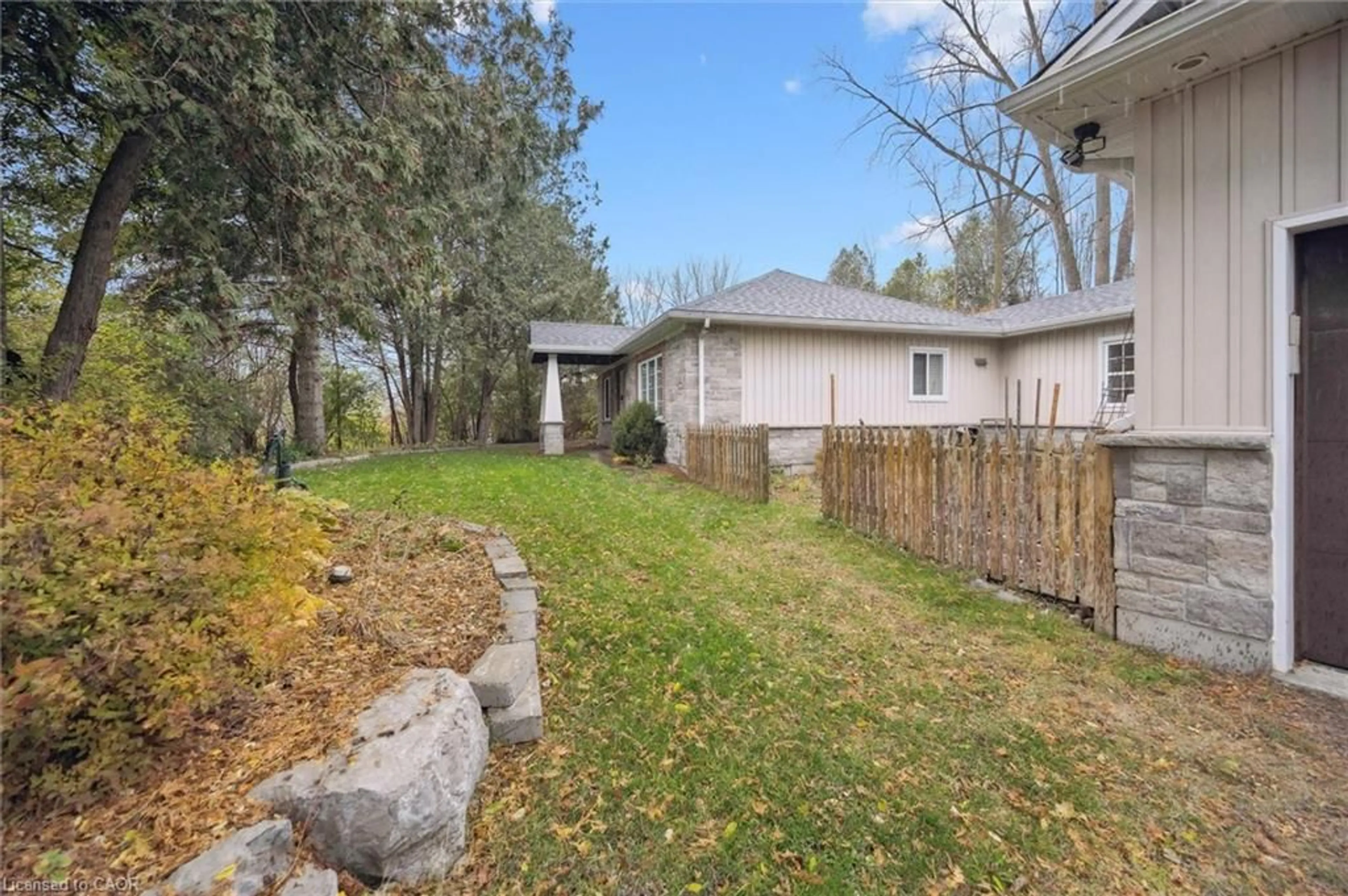 Patio, unknown for 1861 Brantford Hwy, North Dumfries Ontario N1R 5S6