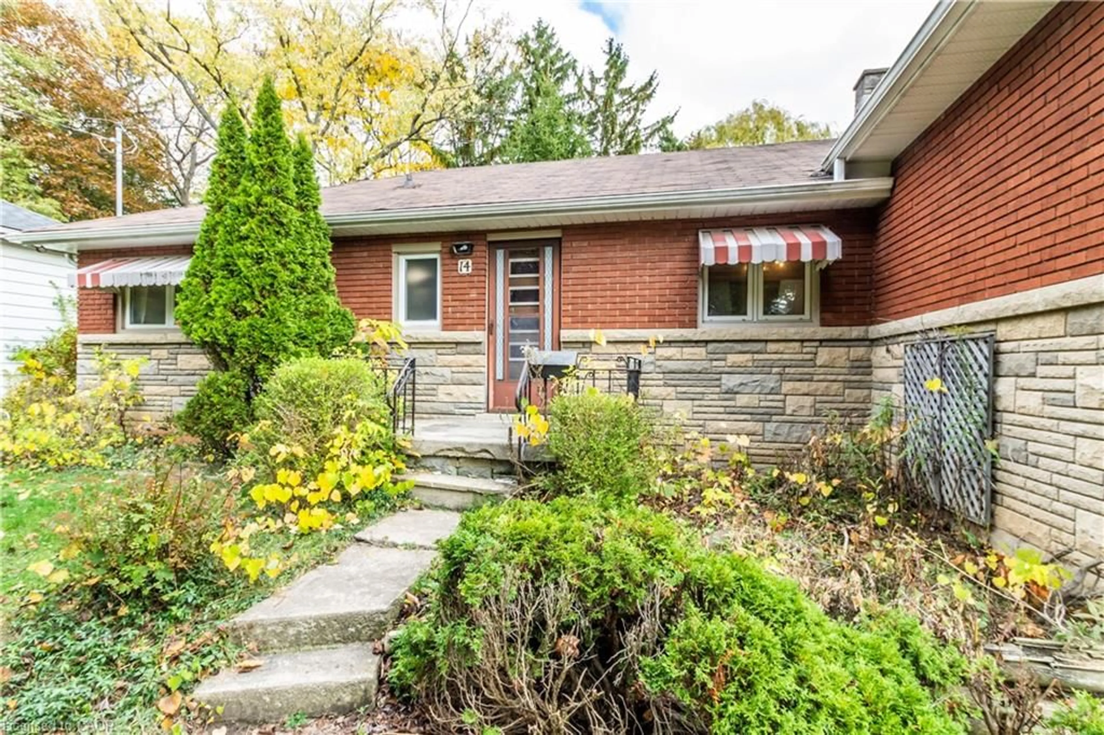 Home with brick exterior material, street for 14 Cloverhill Ave, Dundas Ontario L9H 2P2