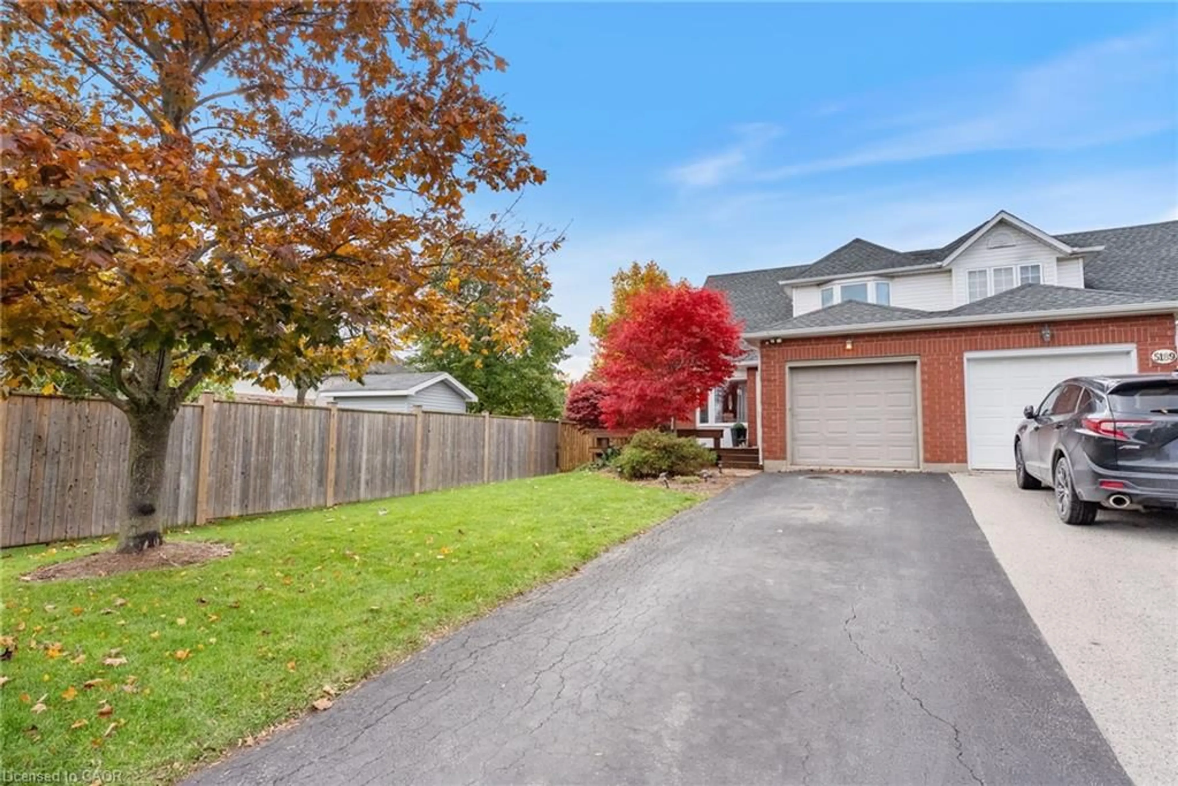 A pic from outside/outdoor area/front of a property/back of a property/a pic from drone, street for 5191 Mulberry Dr, Beamsville Ontario L3J 0J6