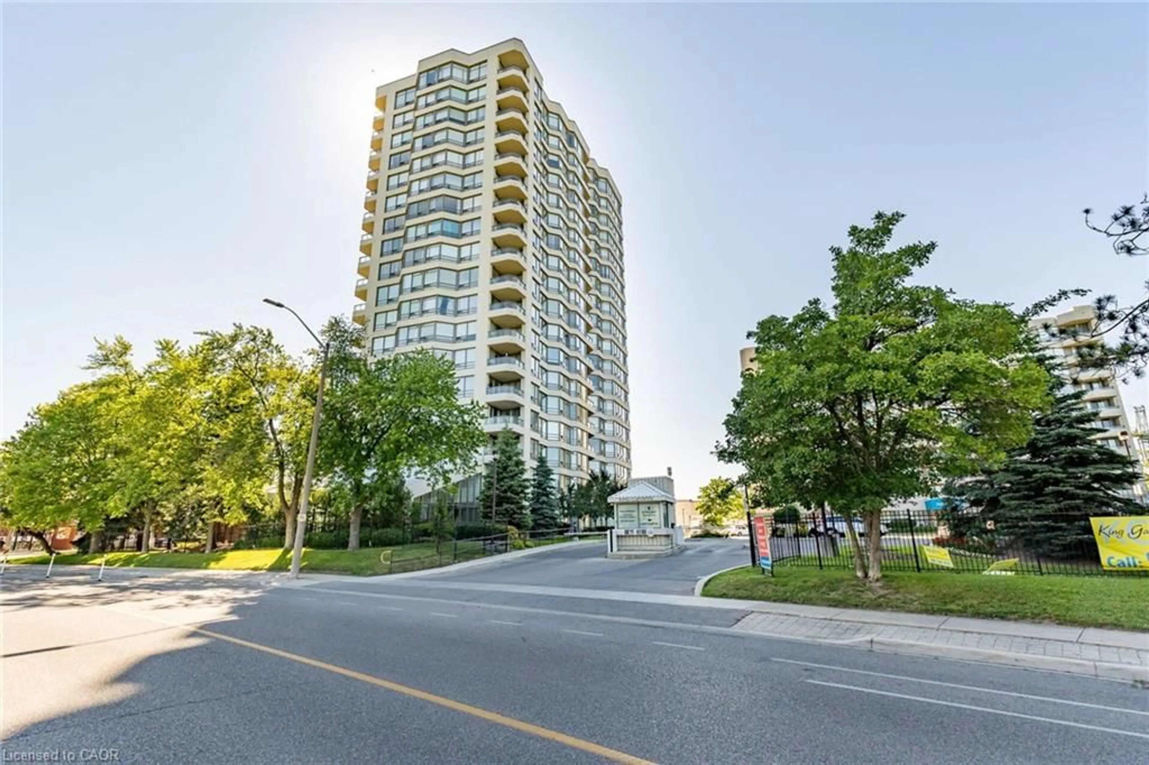 Unknown for 75 King St #306, Mississauga Ontario L5A 4G5