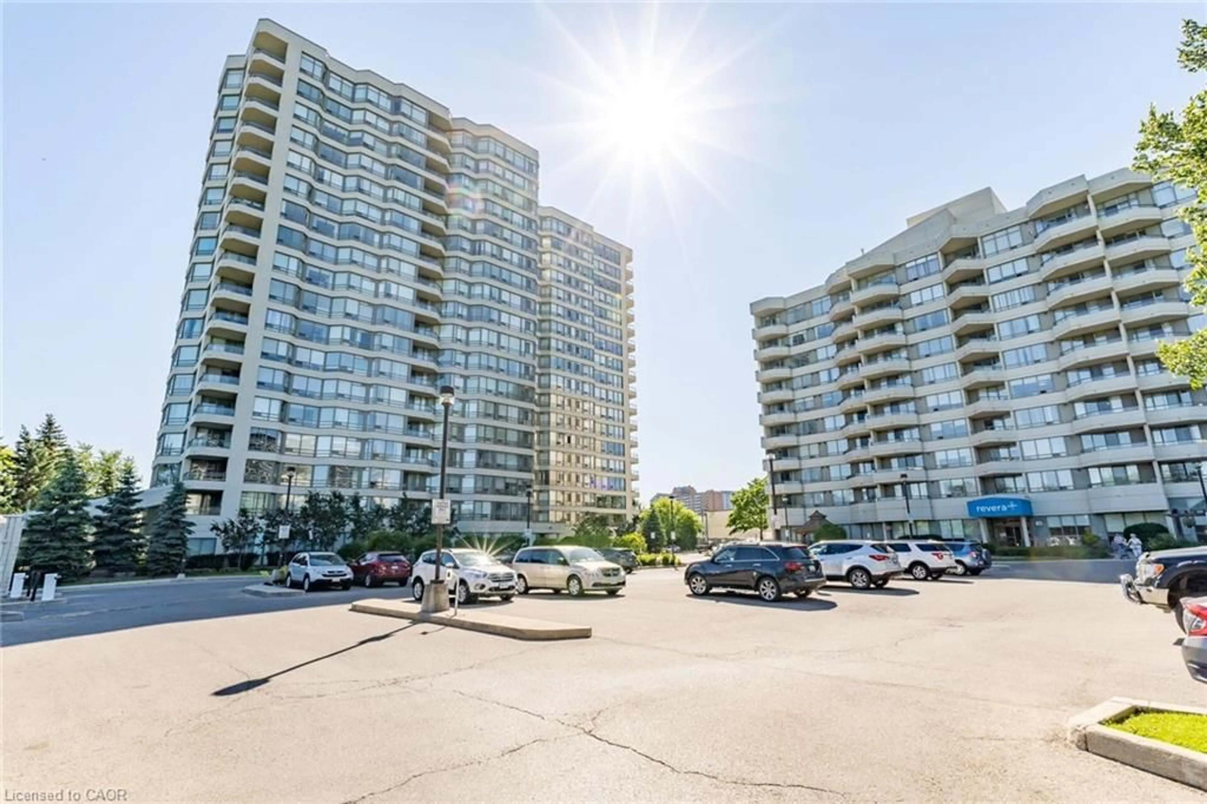 Unknown for 75 King St #306, Mississauga Ontario L5A 4G5