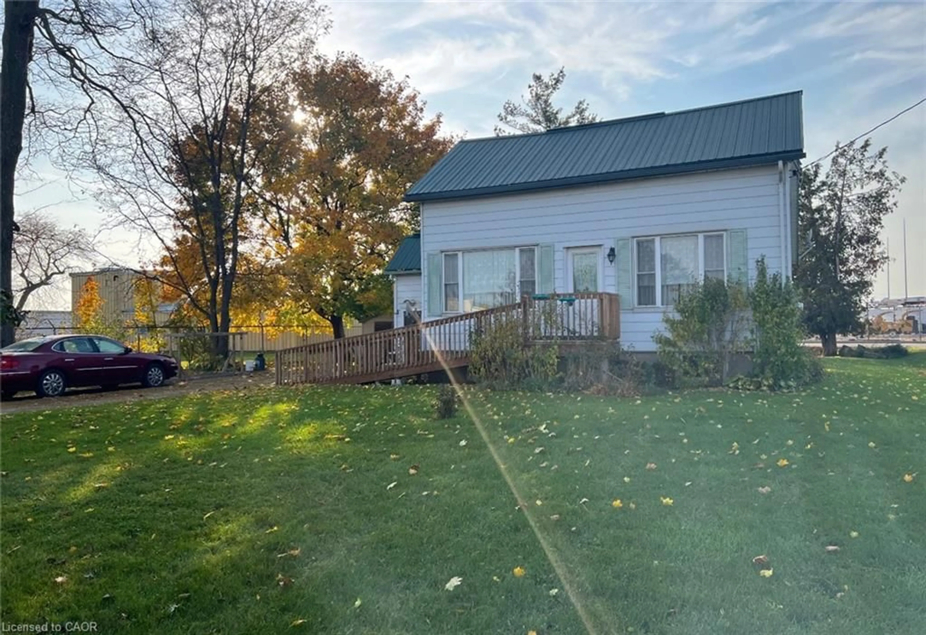 A pic from outside/outdoor area/front of a property/back of a property/a pic from drone, unknown for 10489 Imperial Rd, Aylmer Ontario N5H 2R3