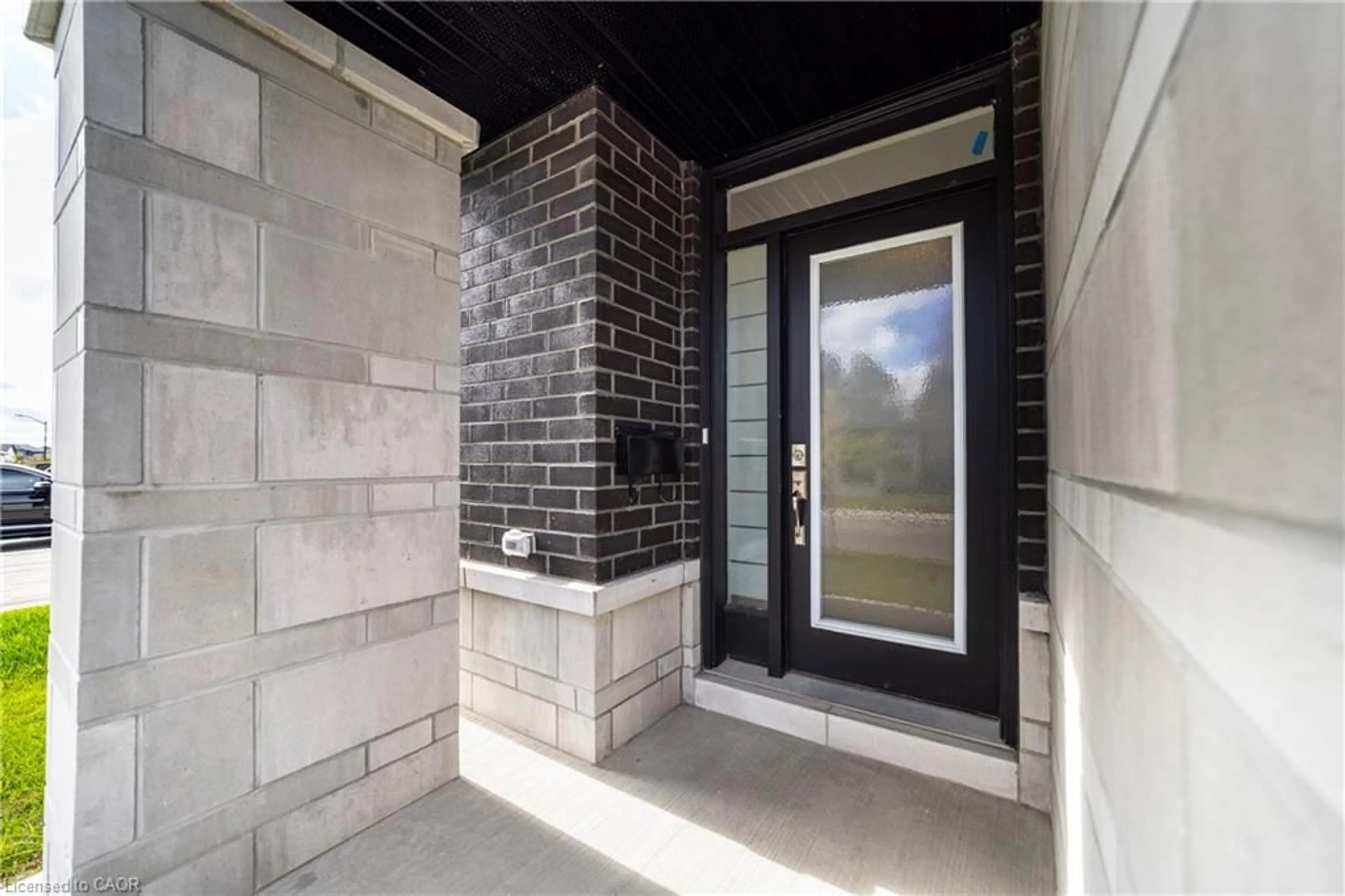 Indoor entryway for 374 Big Dipper St, Manotick Ontario K4M 0J3