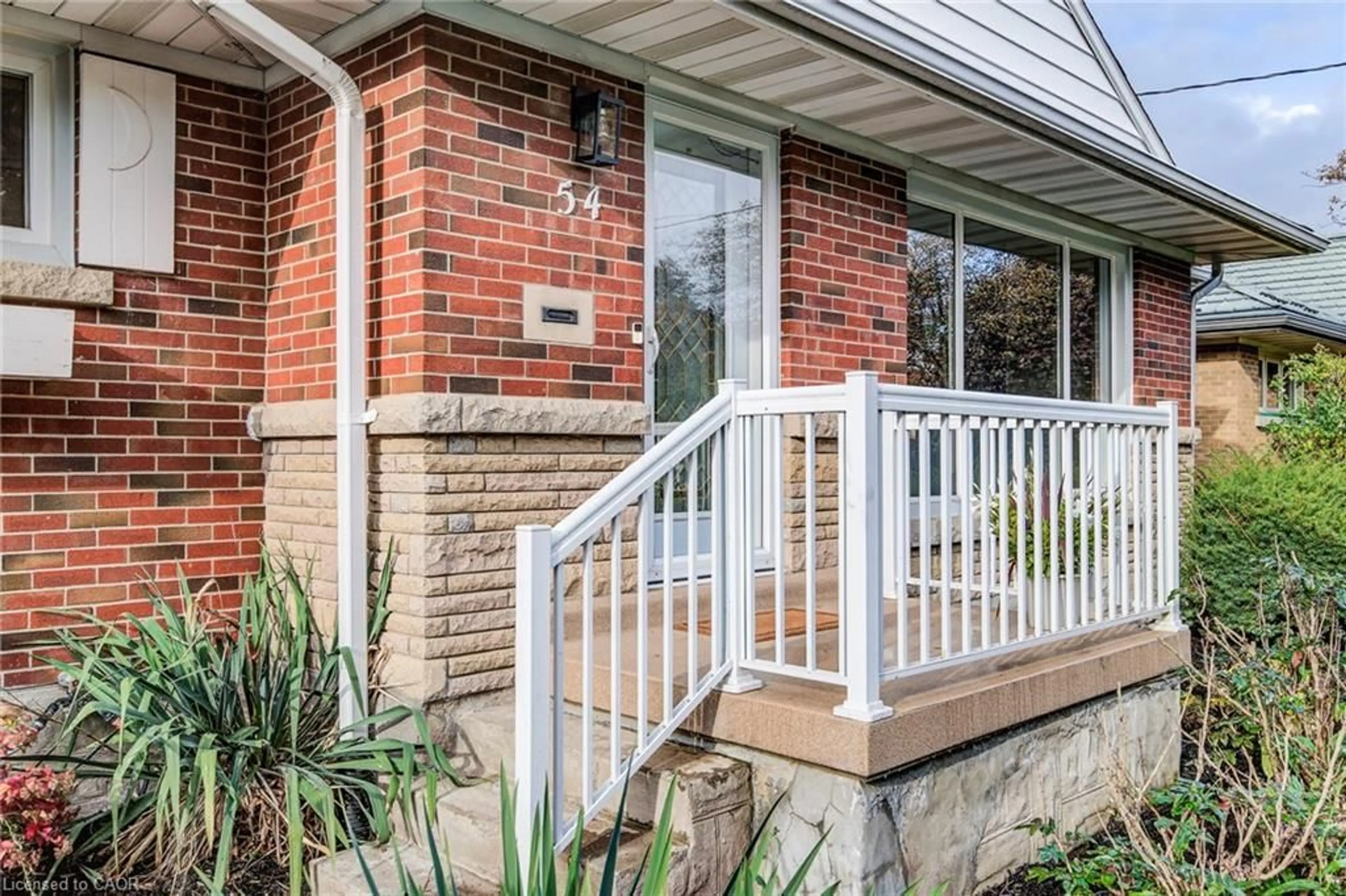 Home with brick exterior material, street for 54 Glendale Rd, Kitchener Ontario N2H 2Z8