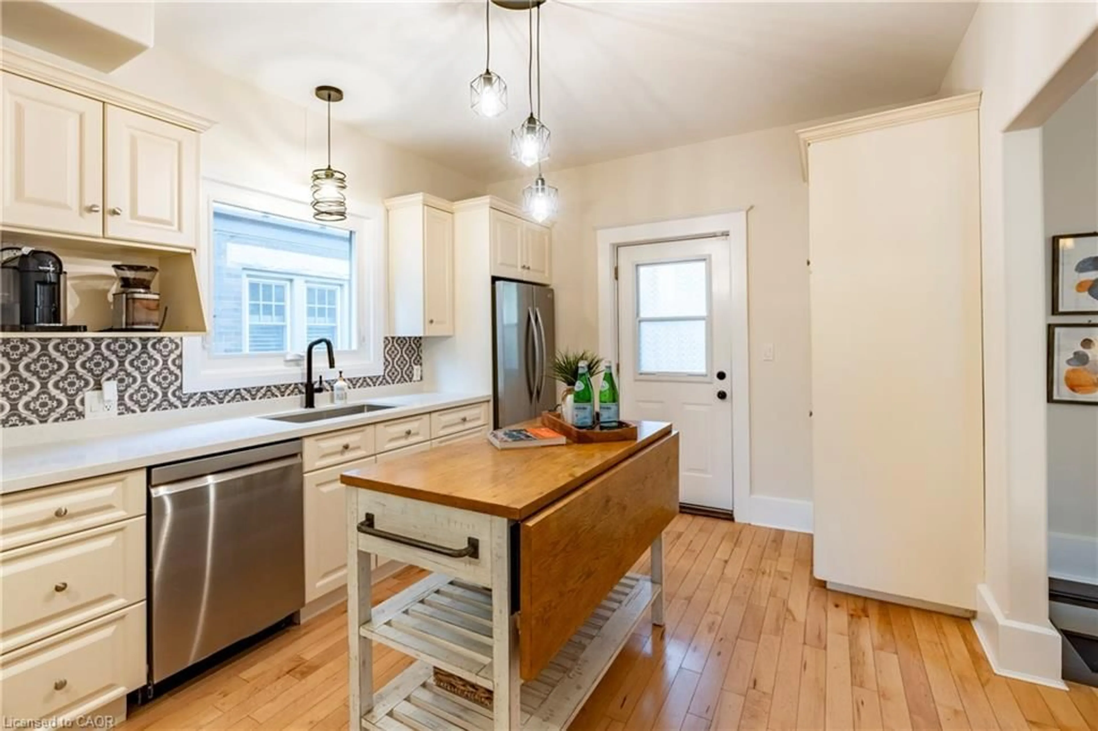 Open concept kitchen, unknown for 55 Simeon St, Kitchener Ontario N2H 1S2