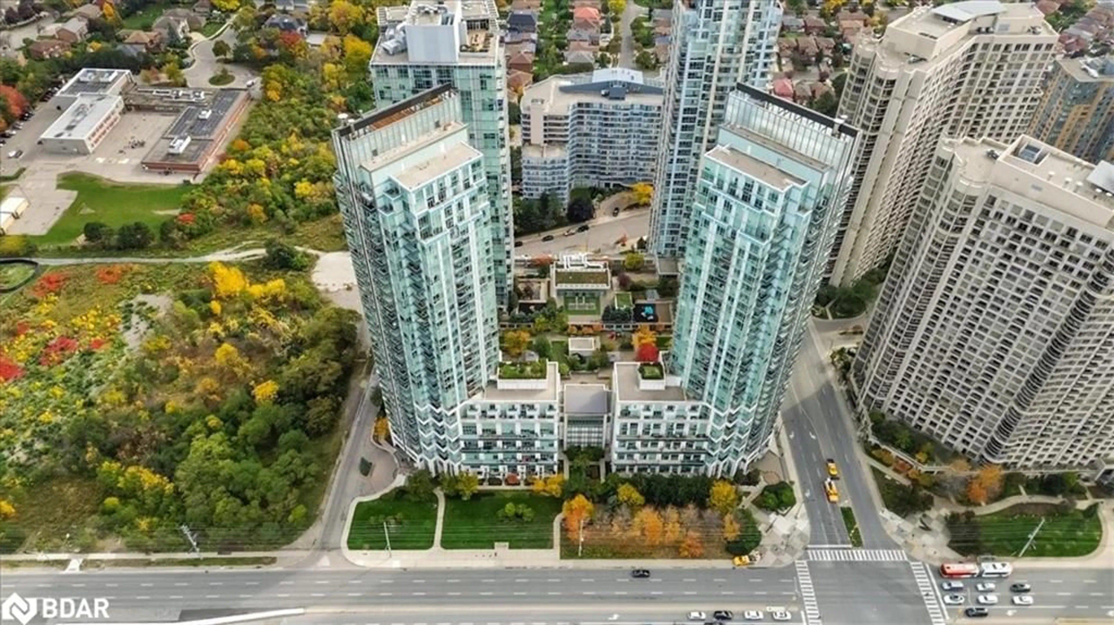 A pic from outside/outdoor area/front of a property/back of a property/a pic from drone, city buildings view from balcony for 220 Burnhamthorpe Rd #914, Mississauga Ontario L5B 4N4