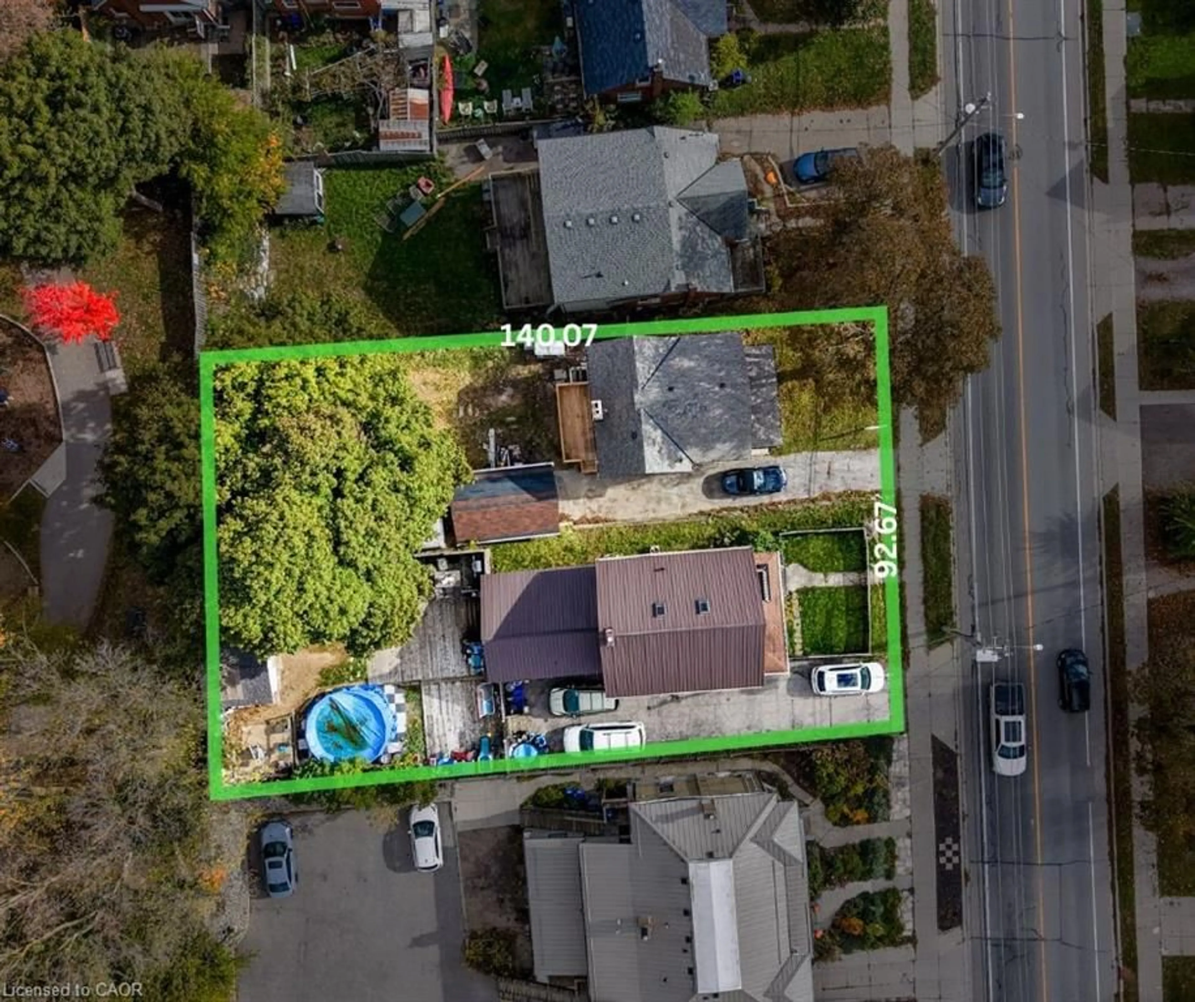 A pic from outside/outdoor area/front of a property/back of a property/a pic from drone, street for 138 Courtland Ave, Kitchener Ontario N2G 2V1