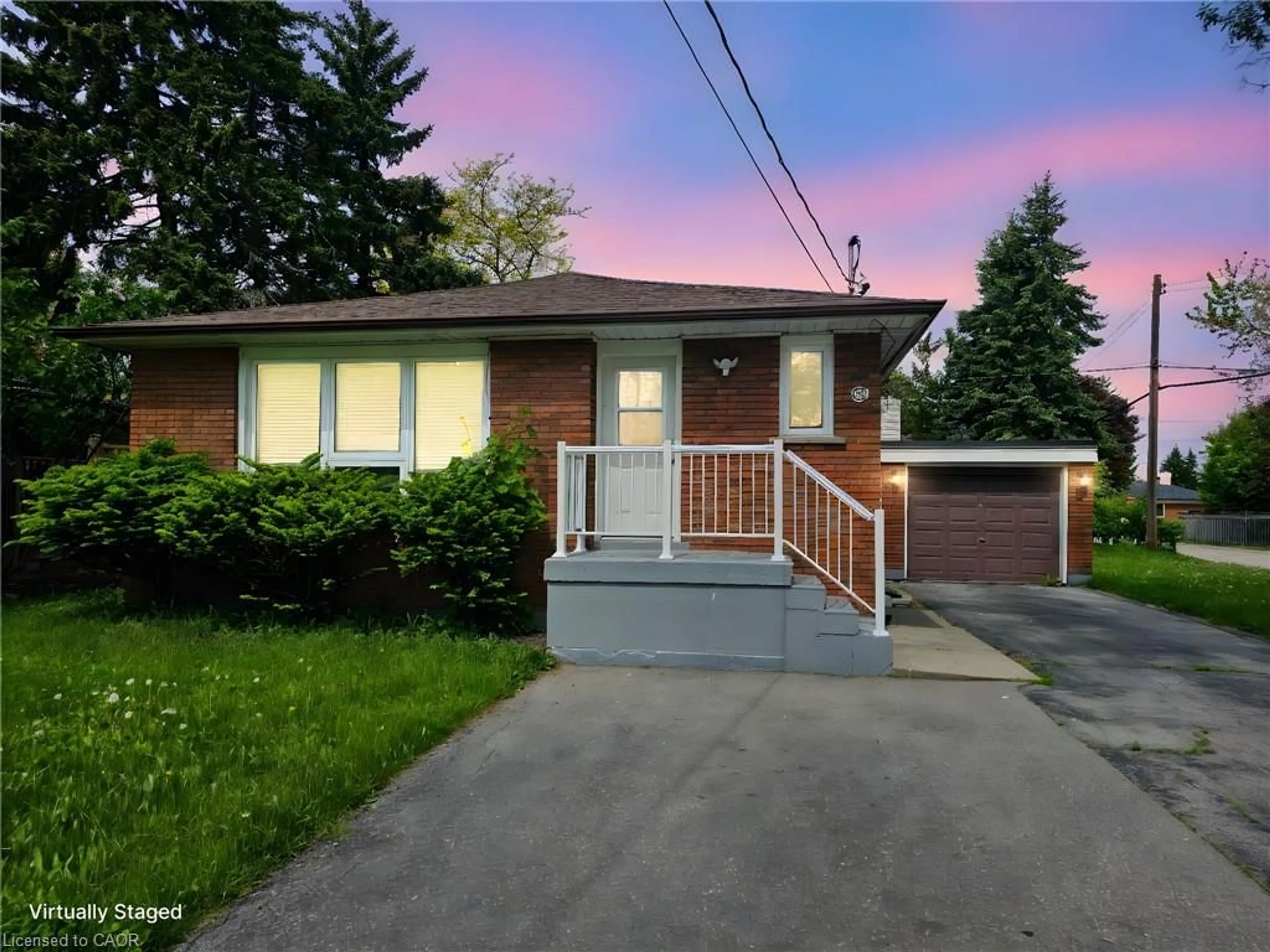 Home with brick exterior material, street for 130 West 34th St, Hamilton Ontario L9C 5K3