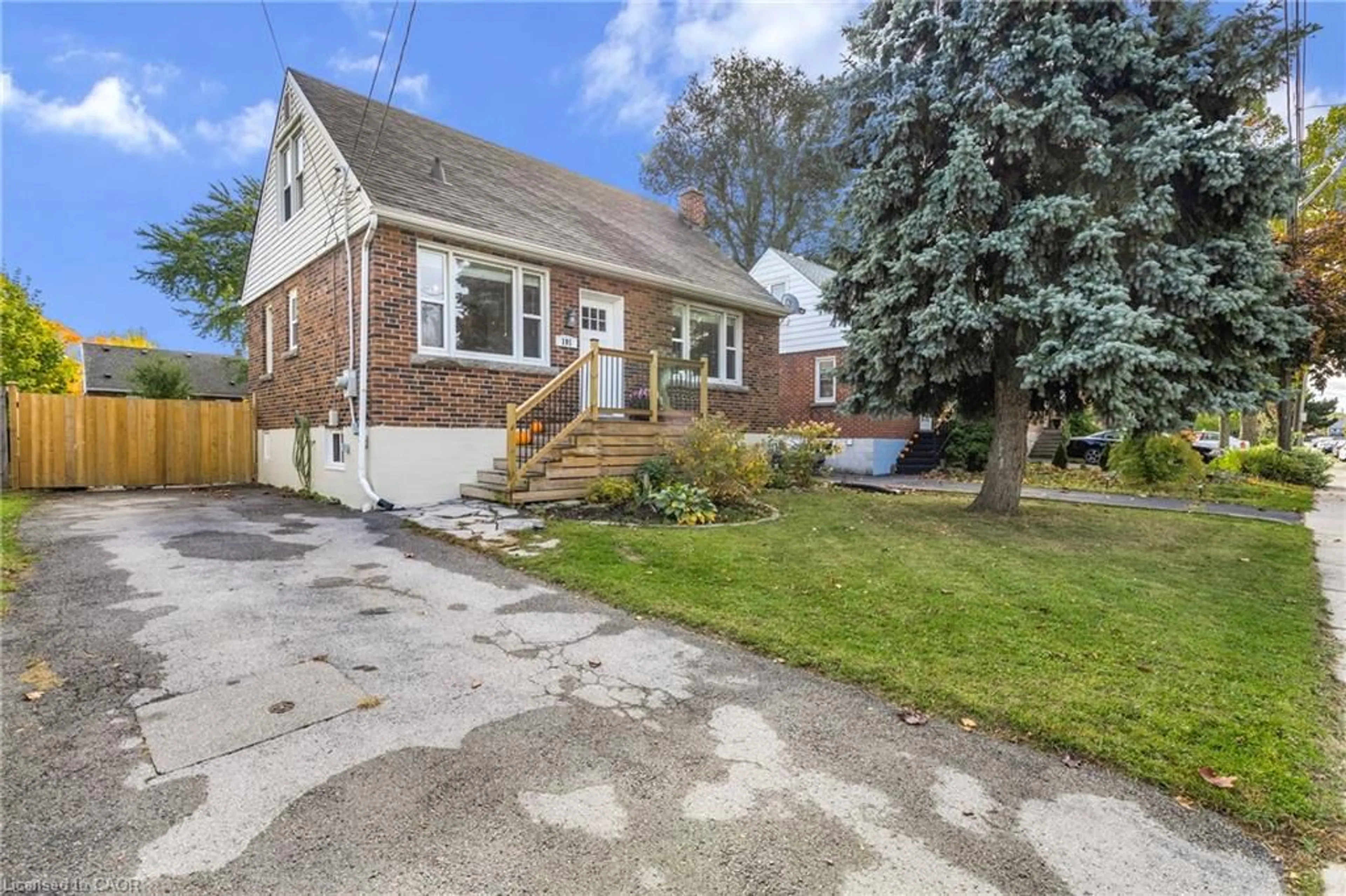 Home with brick exterior material, street for 191 East 11th St, Hamilton Ontario L8A 3T5