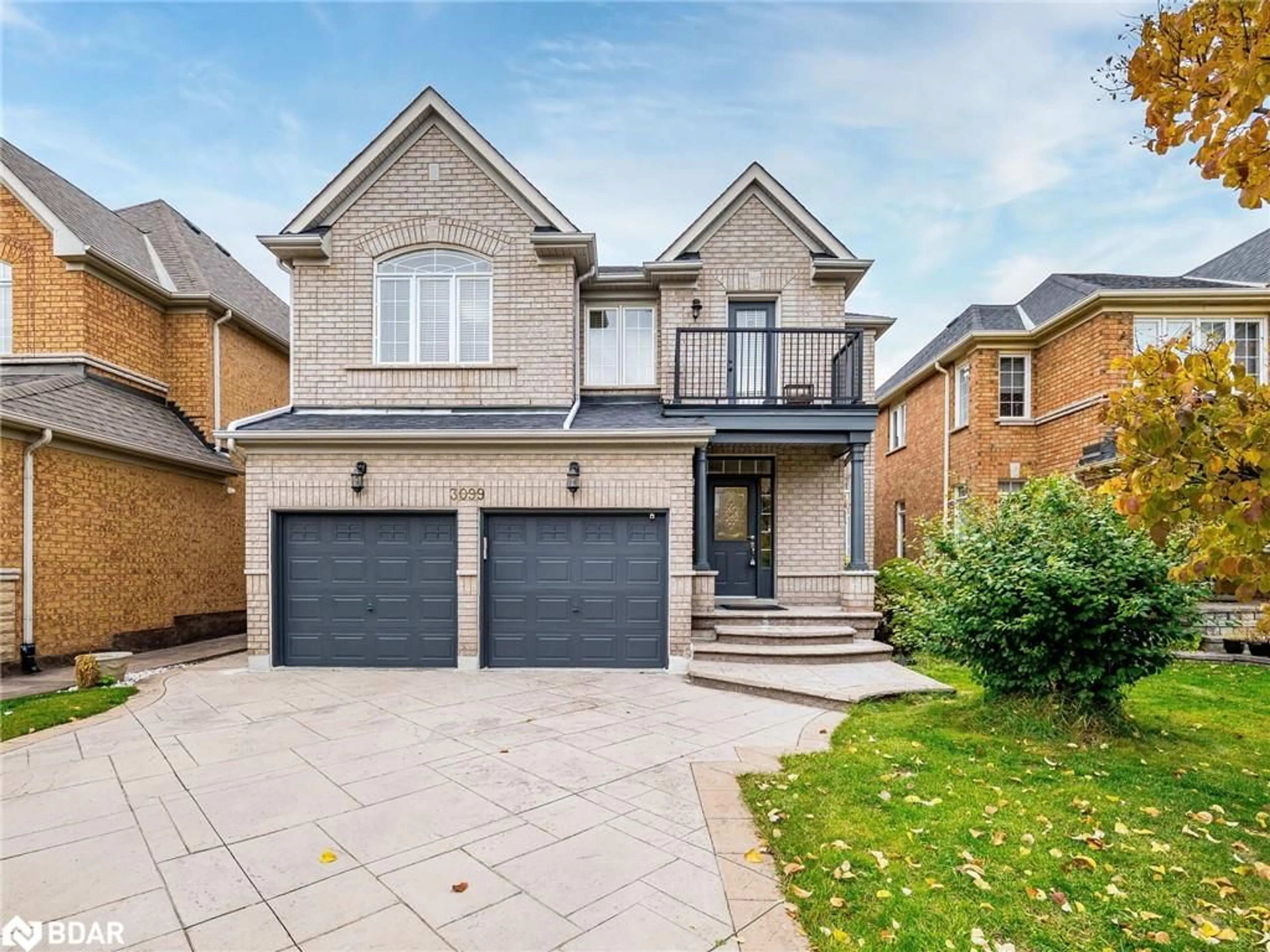 Home with brick exterior material, street for 3099 Velmar Dr, Mississauga Ontario L5M 6W3