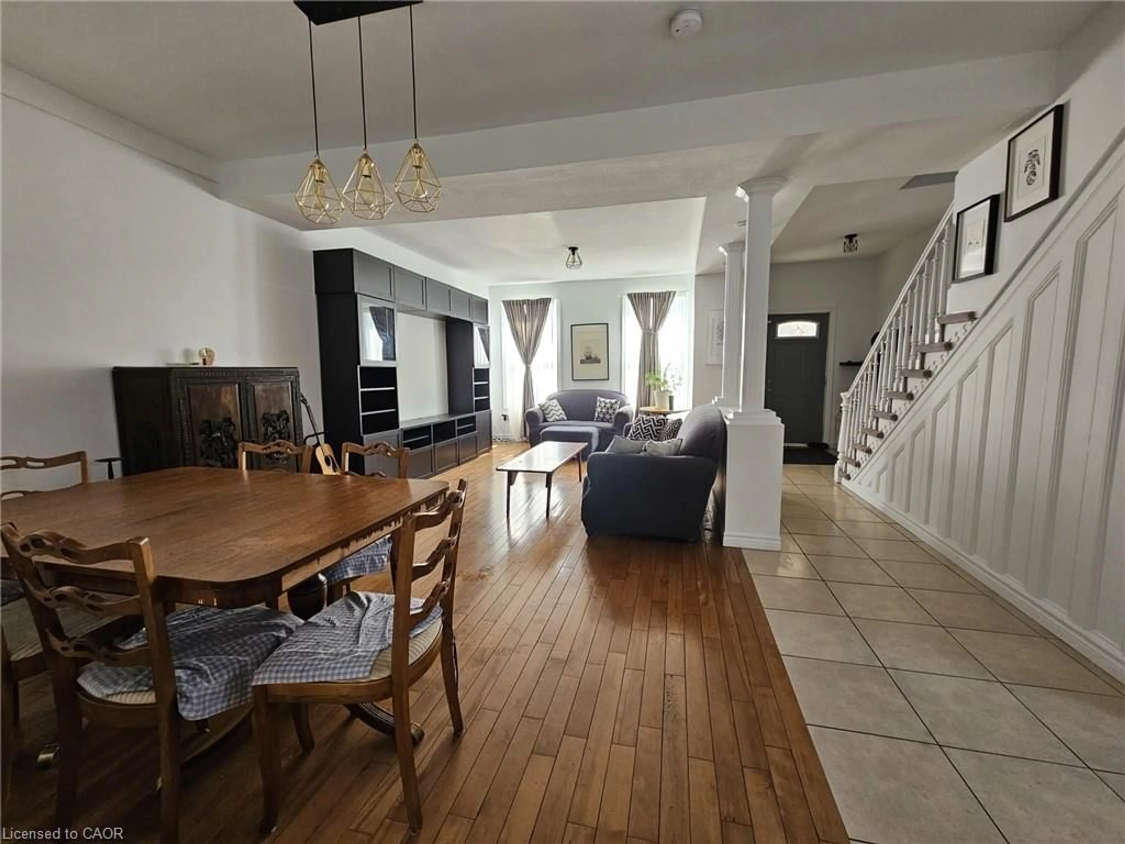 Living room with furniture, unknown for 253 Mary St, Hamilton Ontario L8L 4W2