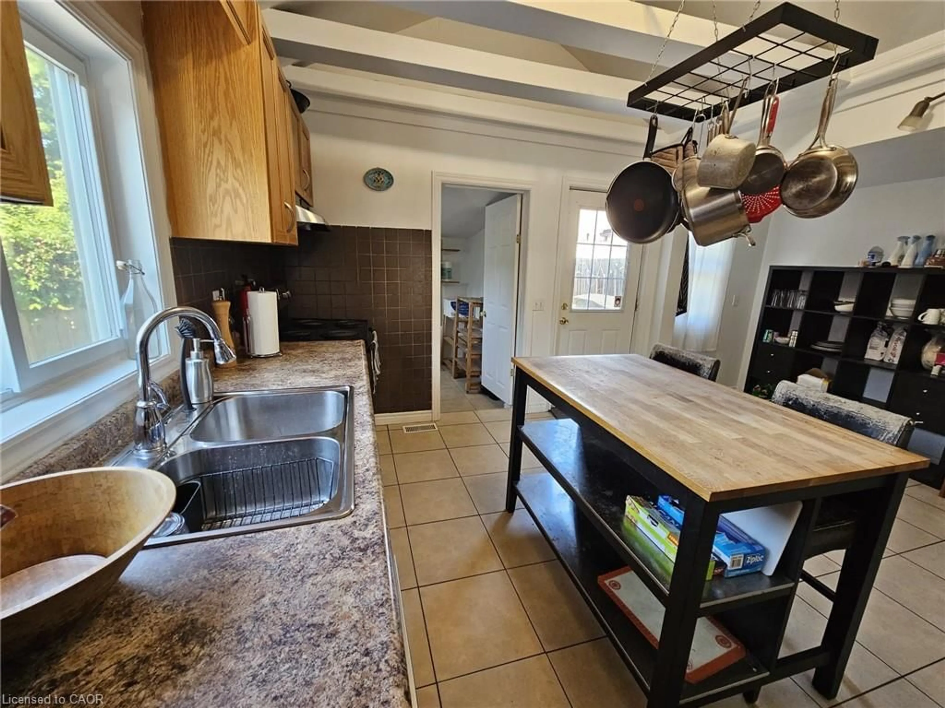 Unknown for 253 Mary St, Hamilton Ontario L8L 4W2