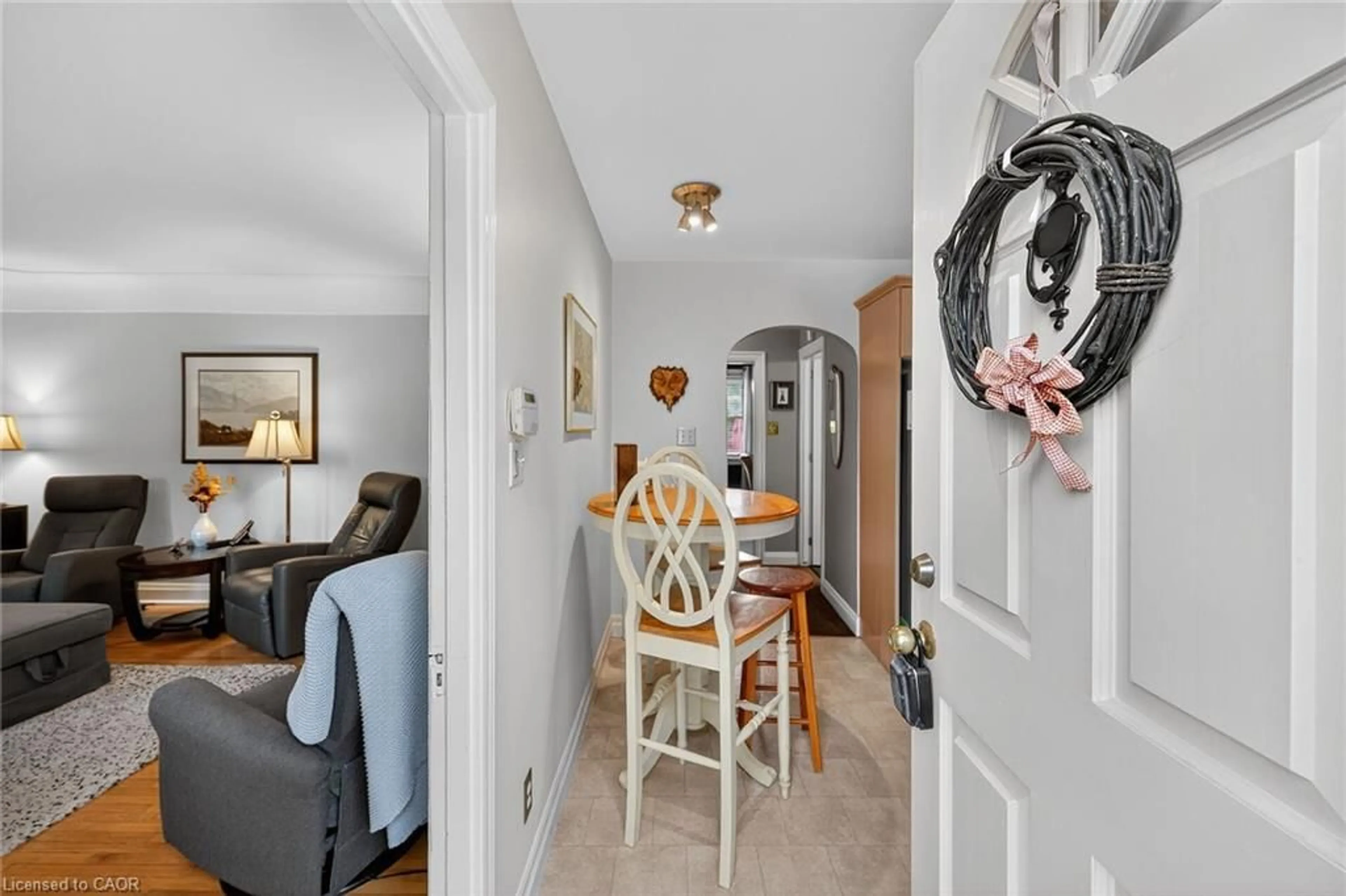 Unknown for 875 Garth St, Hamilton Ontario L9C 4L1