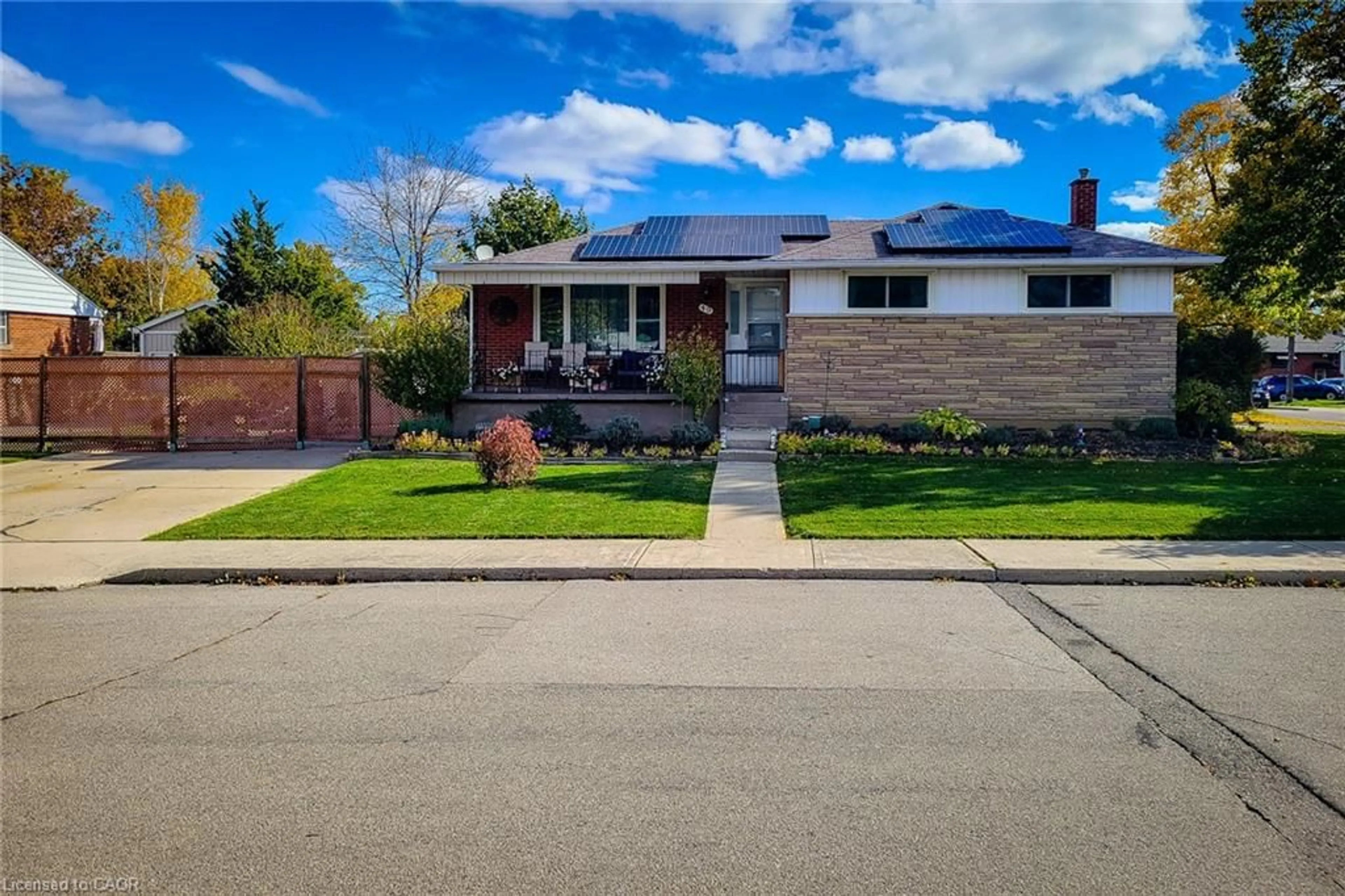 Home with brick exterior material, street for 49 Nottingham Ave, Hamilton Ontario L8T 3N4