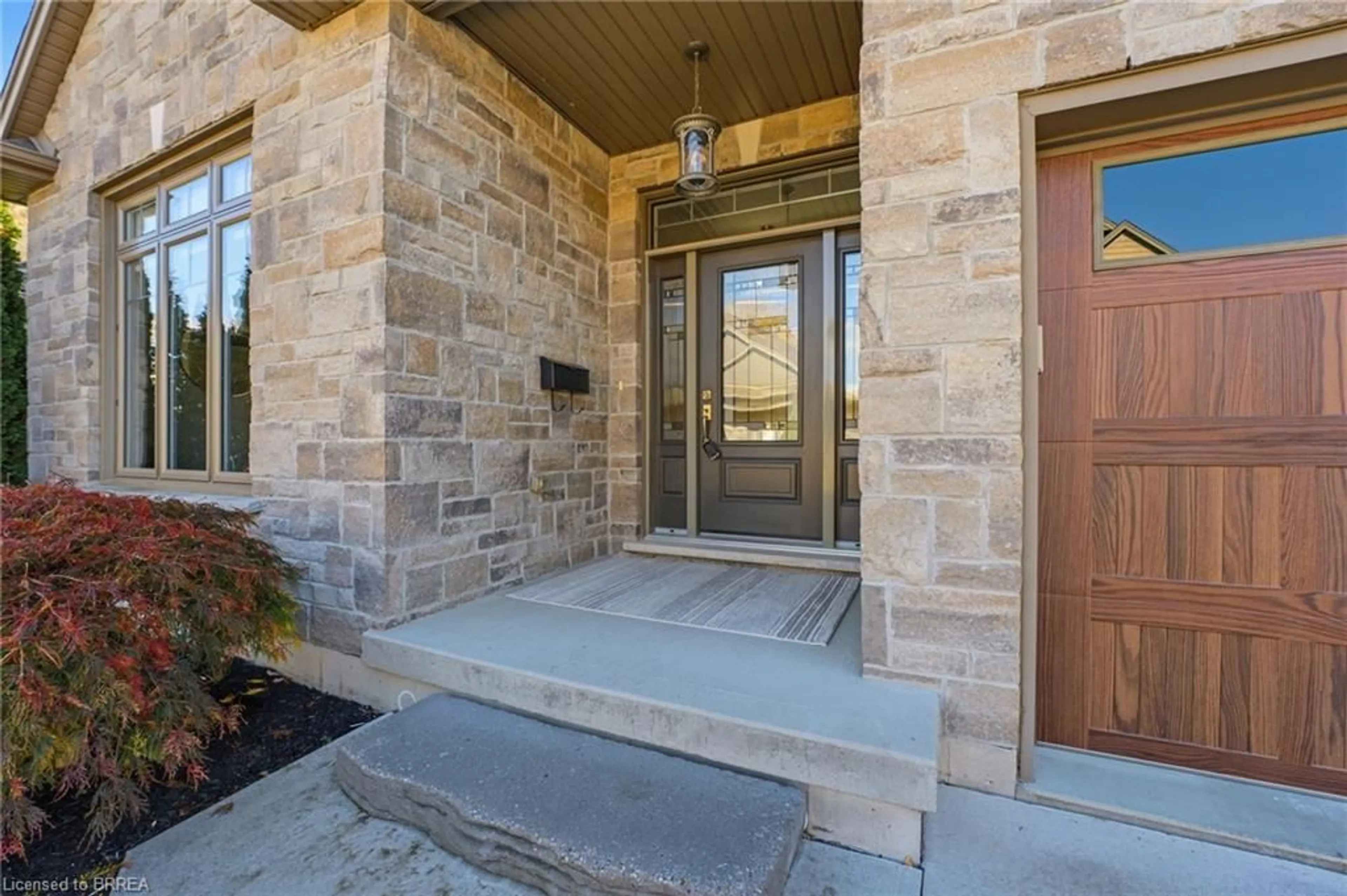 Indoor entryway for 158 Willow St #19, Paris Ontario N3L 0C5