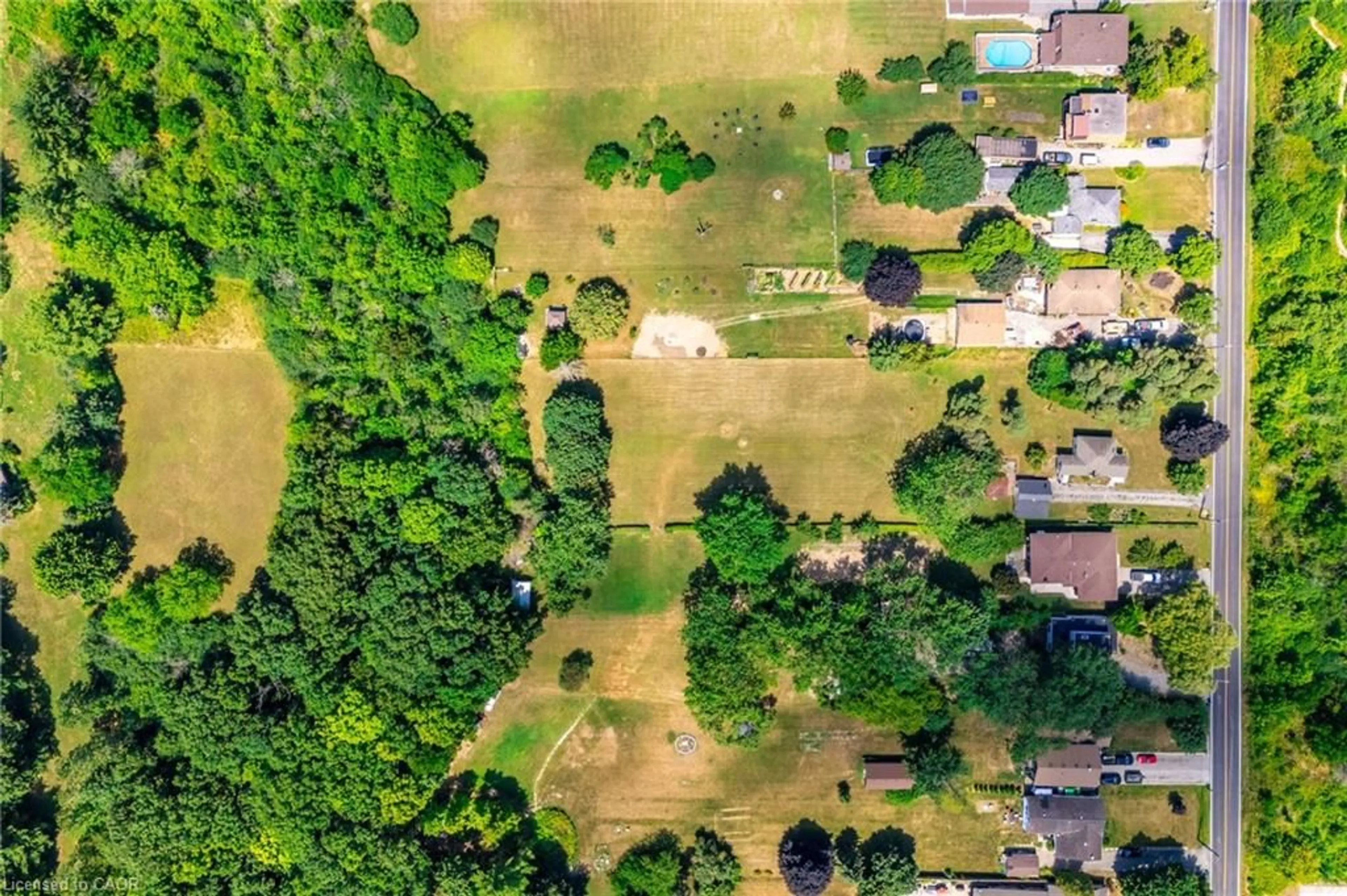 A pic from outside/outdoor area/front of a property/back of a property/a pic from drone, forest/trees view for 1412 Old York Rd, Burlington Ontario L7P 4Z5