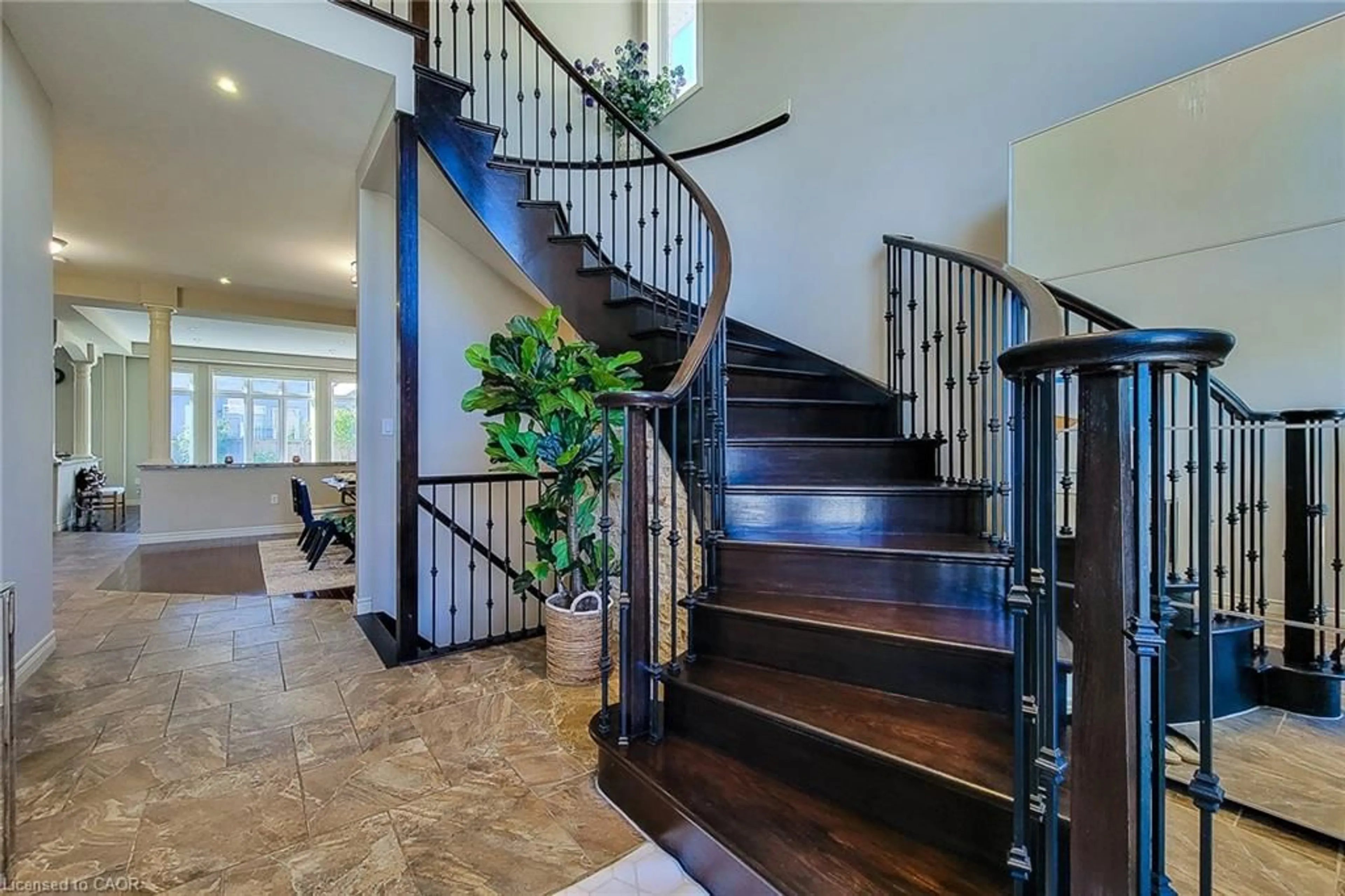 Stairs for 158 Chambers Dr, Ancaster Ontario L9K 0J1