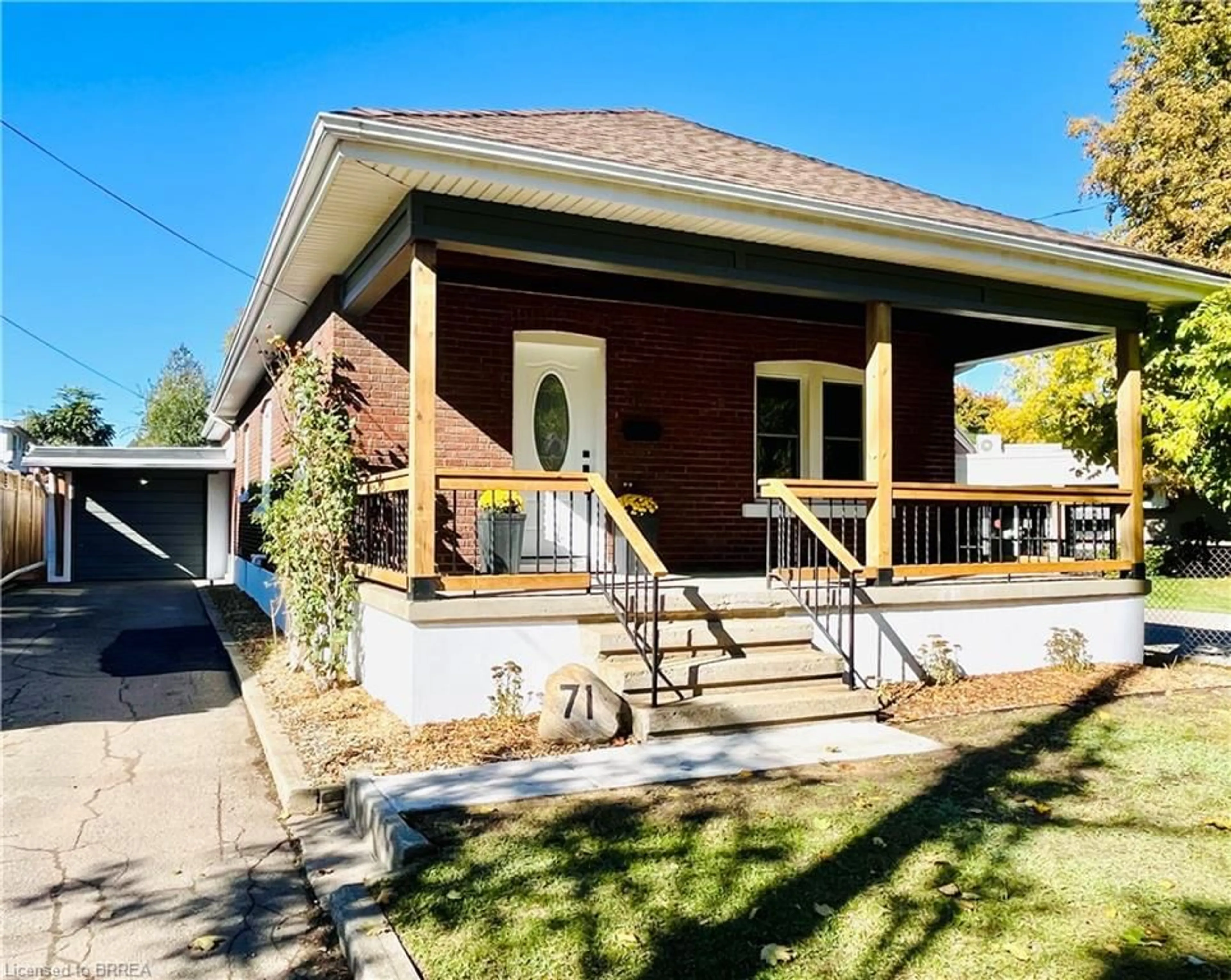 Home with brick exterior material, street for 71 Sherwood Dr, Brantford Ontario N3T 1N3