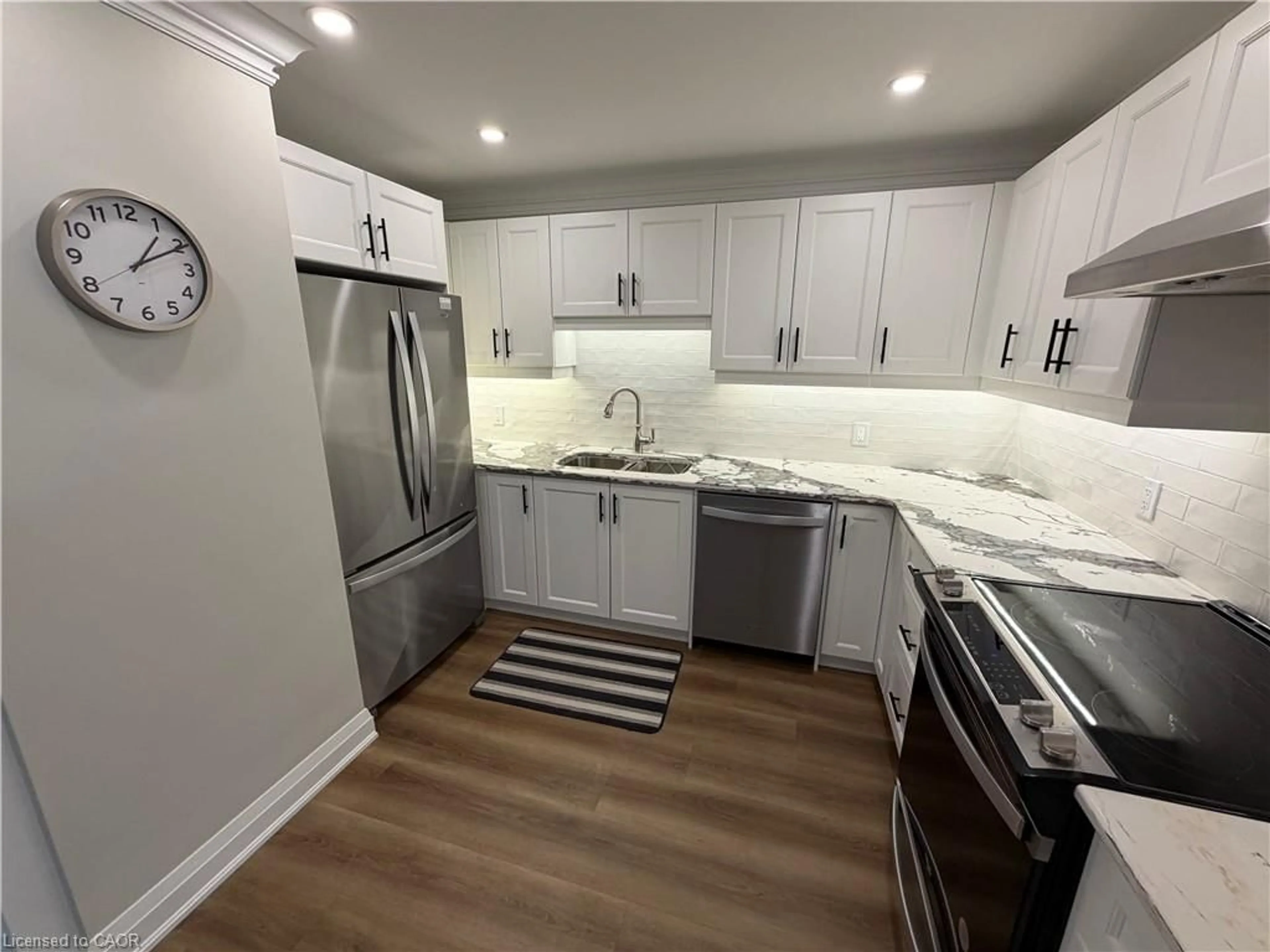 Open concept kitchen, unknown for 59 Szollosy Cir, Hamilton Ontario L9B 1T8