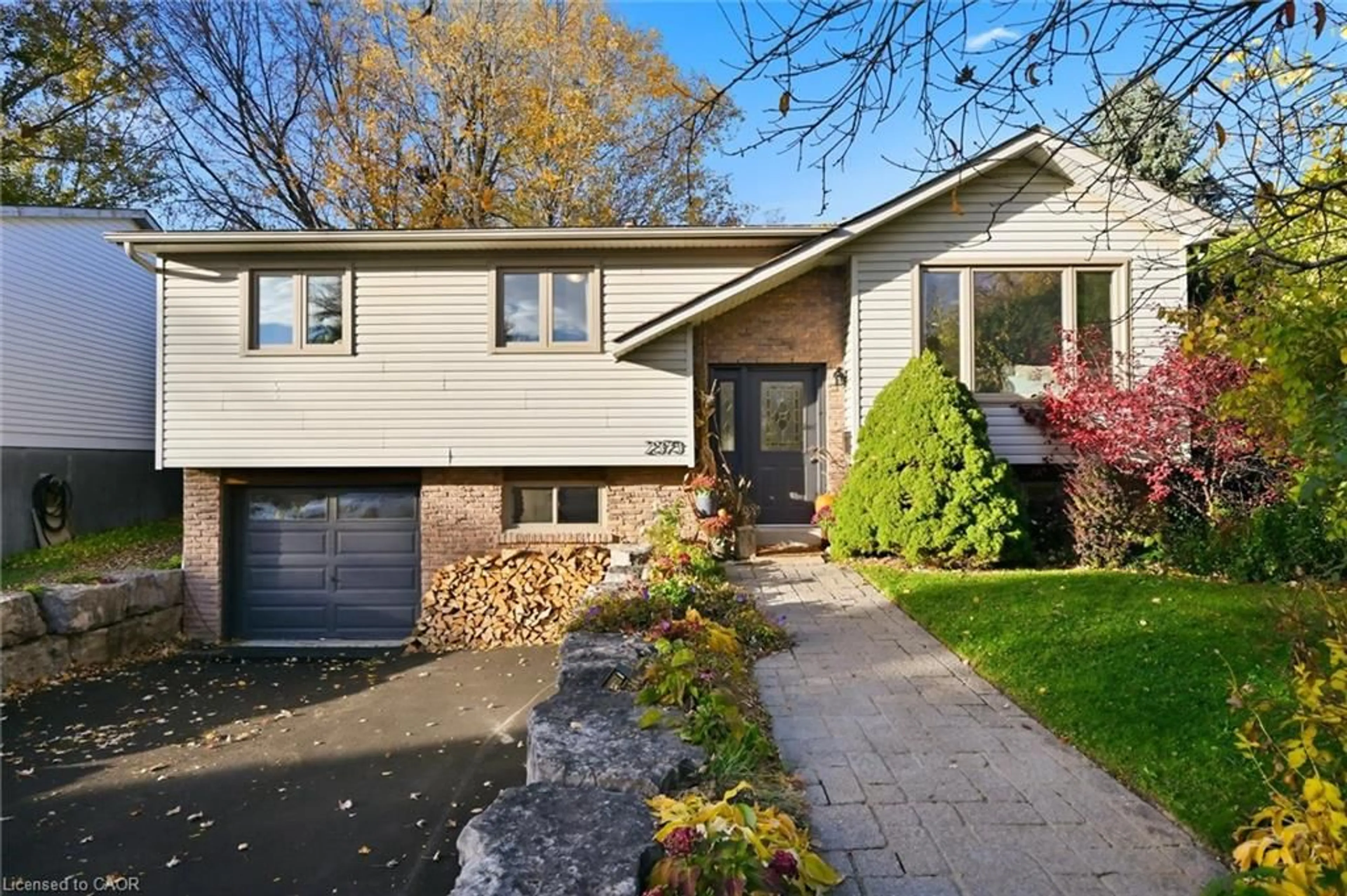 Unknown for 2373 Cayuga Crt, Burlington Ontario L7P 3L5